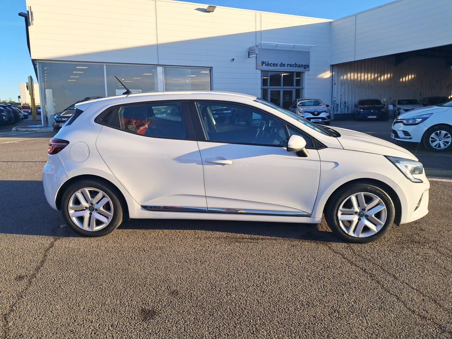 Vente en ligne Renault Clio 5 Clio Blue dCi 85 au prix de 13 290 €