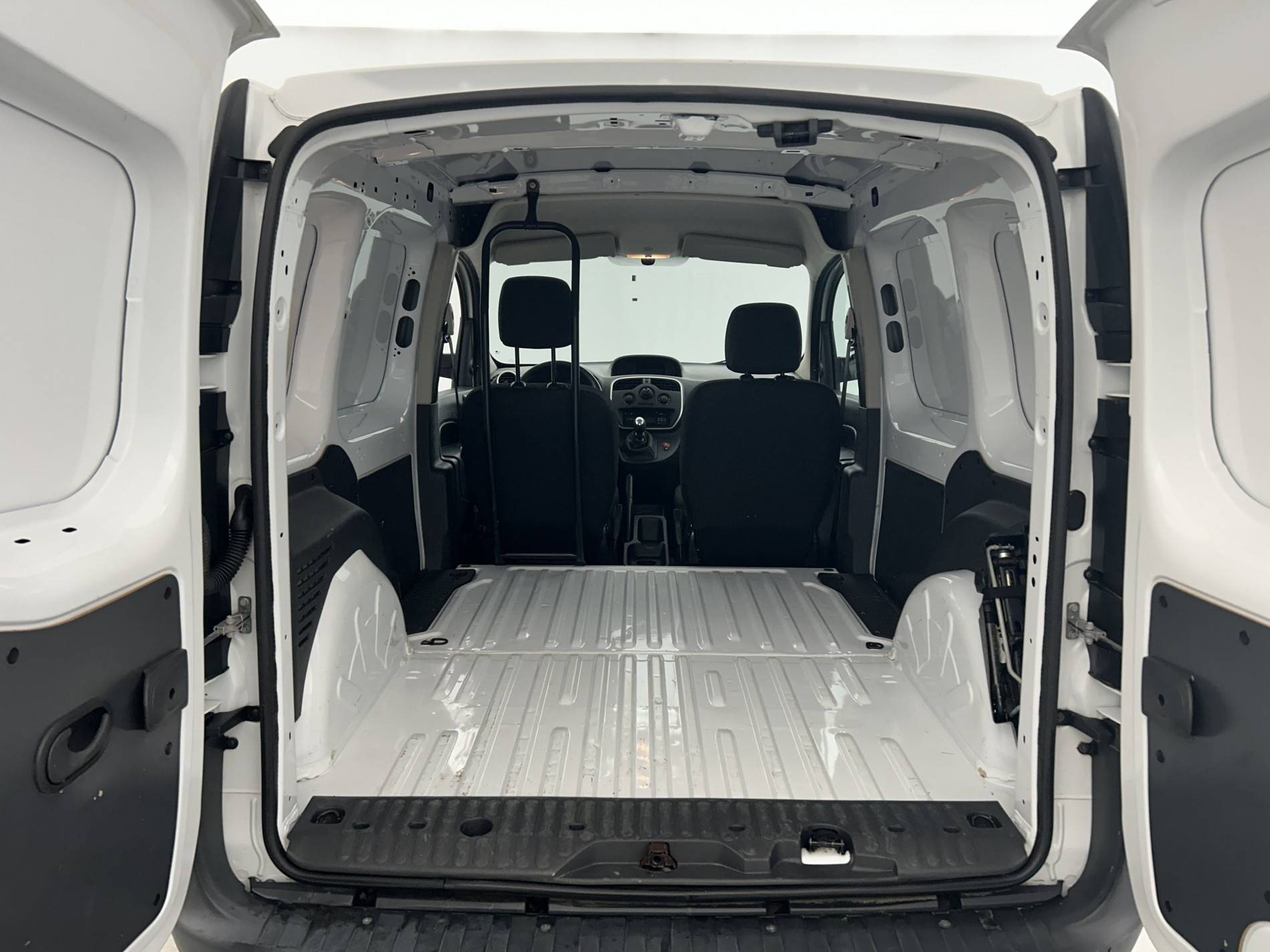 Vente en ligne Renault Kangoo Express  BLUE DCI 80 au prix de 11 490 €