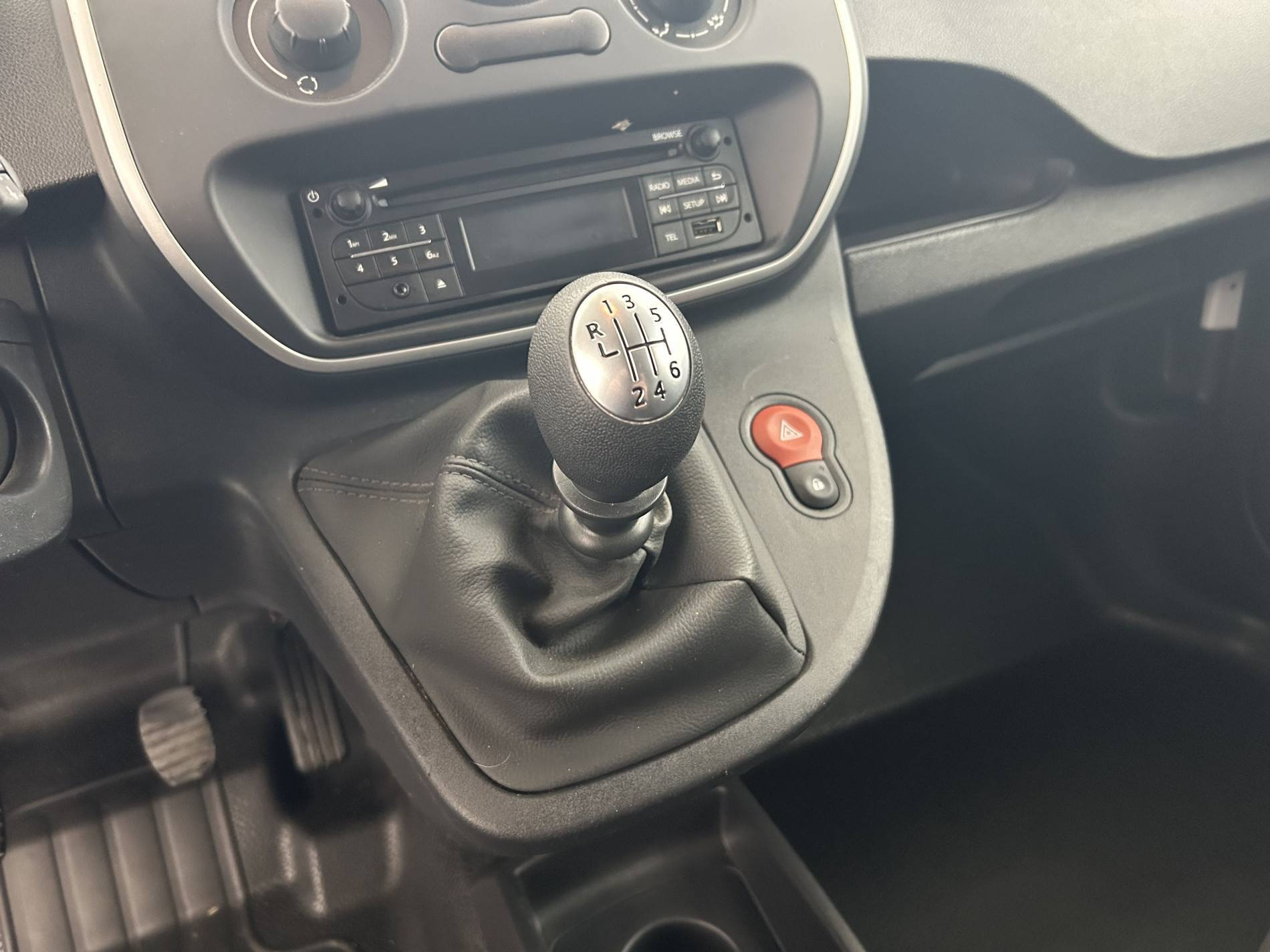 Vente en ligne Renault Kangoo Express  BLUE DCI 80 au prix de 11 490 €