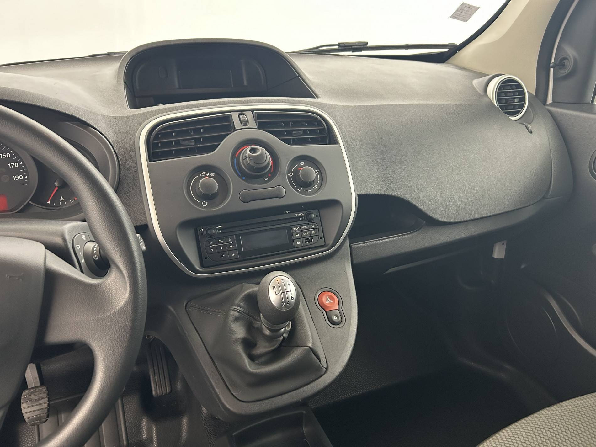 Vente en ligne Renault Kangoo Express  BLUE DCI 80 au prix de 11 490 €