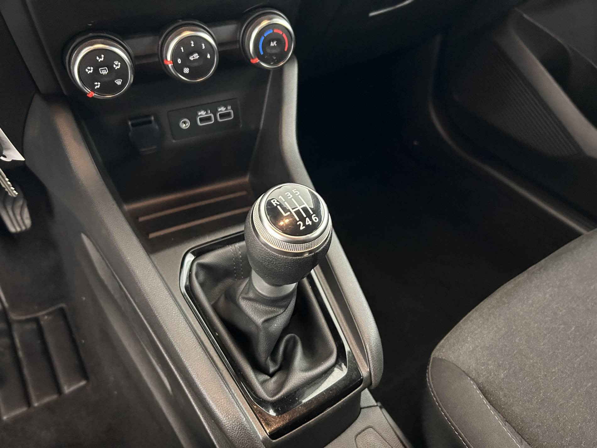 Vente en ligne Renault Clio 5 Clio TCe 90 au prix de 14 490 €