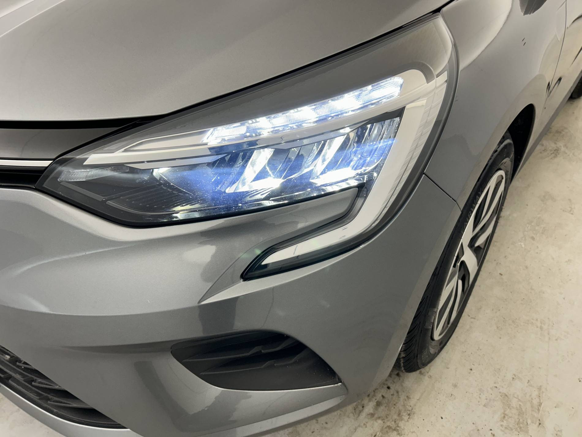 Vente en ligne Renault Clio 5 Clio TCe 90 au prix de 14 490 €