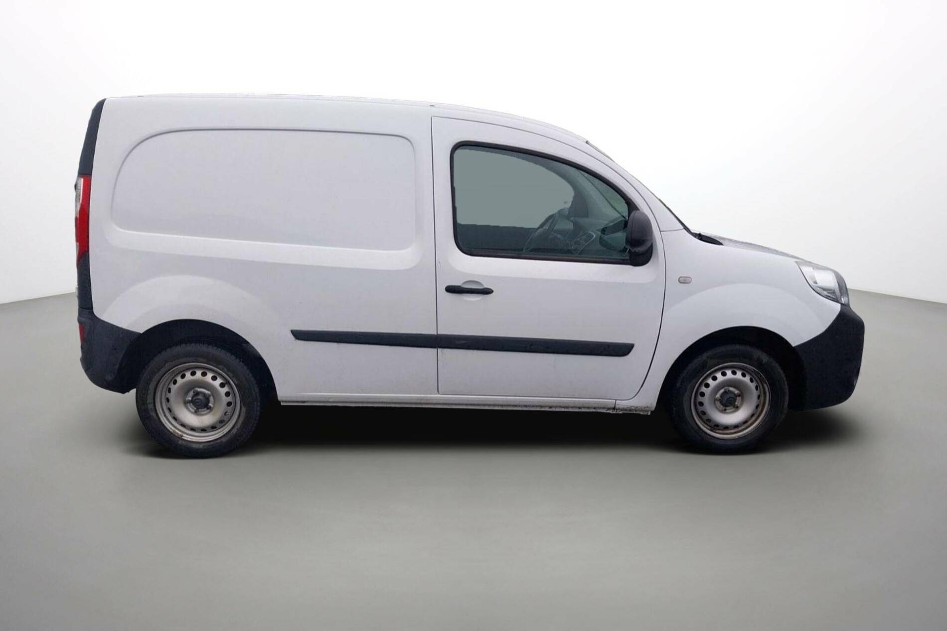 Vente en ligne Renault Kangoo Express  BLUE DCI 80 au prix de 11 490 €