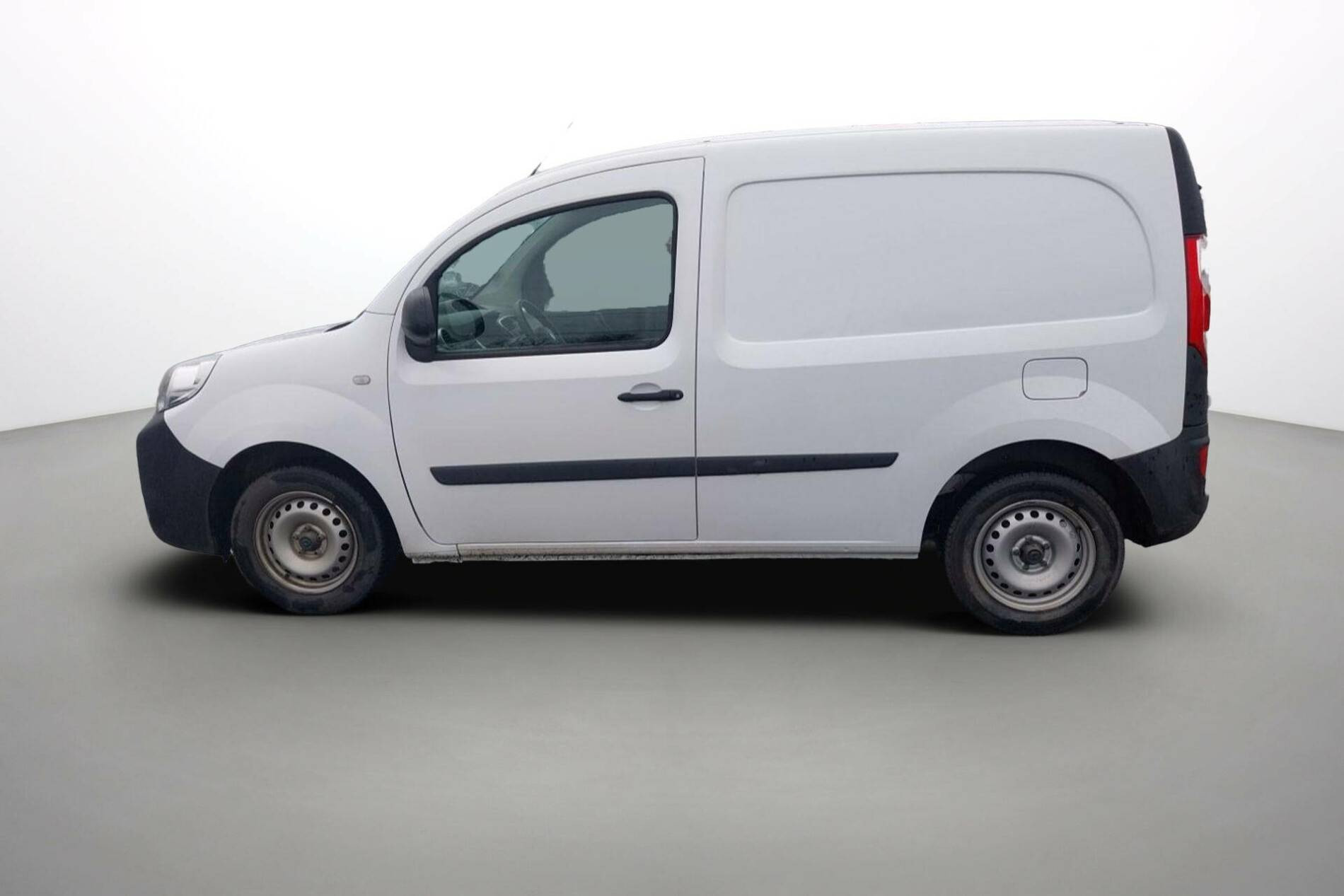 Vente en ligne Renault Kangoo Express  BLUE DCI 80 au prix de 11 490 €