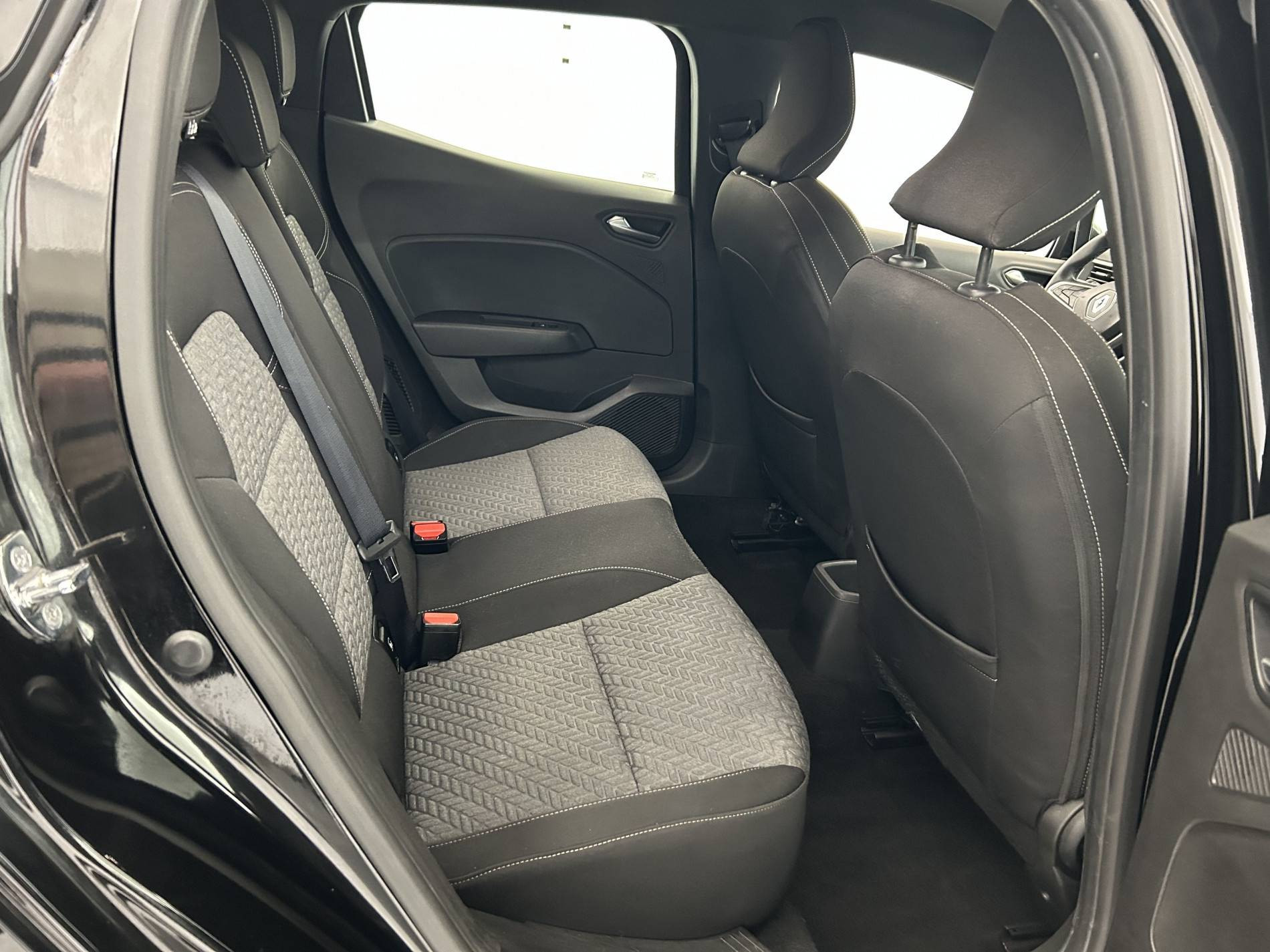 Vente en ligne Renault Clio 5 Clio E-Tech 140 - 21N au prix de 12 990 €