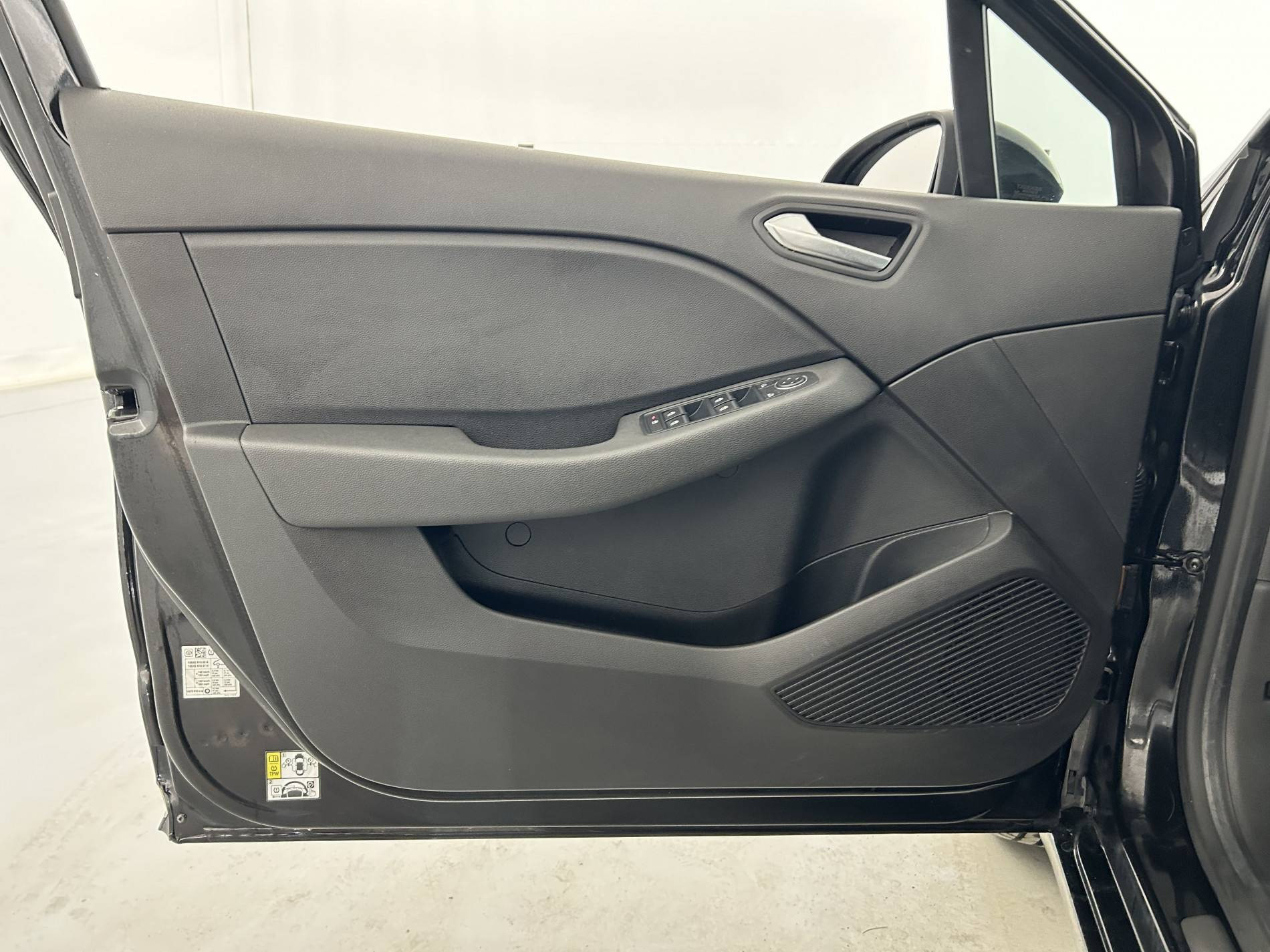 Vente en ligne Renault Clio 5 Clio E-Tech 140 - 21N au prix de 12 990 €