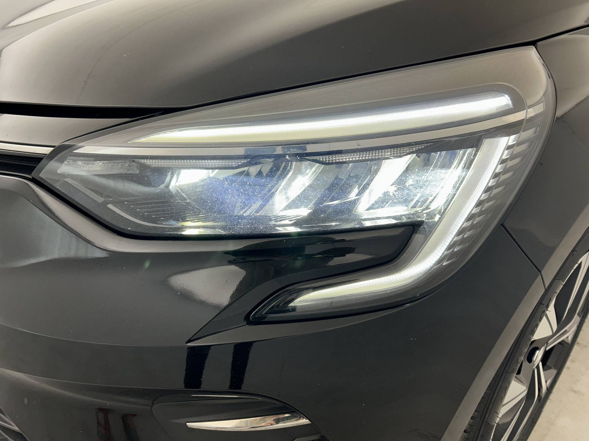 Vente en ligne Renault Clio 5 Clio E-Tech 140 - 21N au prix de 12 990 €