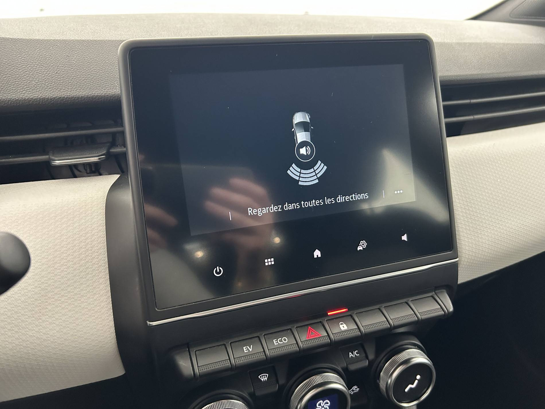 Vente en ligne Renault Clio 5 Clio E-Tech 140 - 21N au prix de 12 990 €