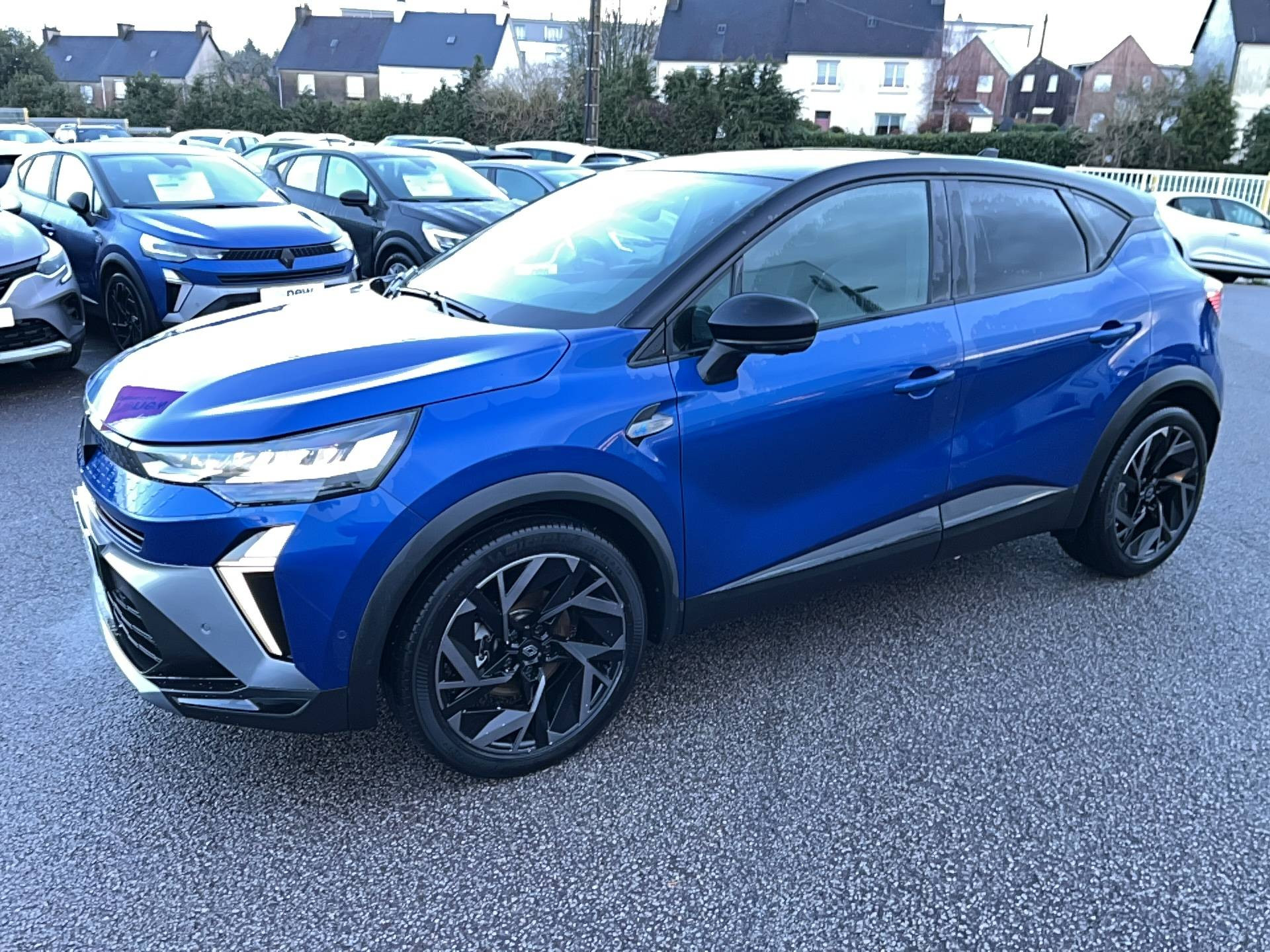 Renault Captur  E-Tech full hybrid 145 ch occasion de 2025 en vente à Carhaix