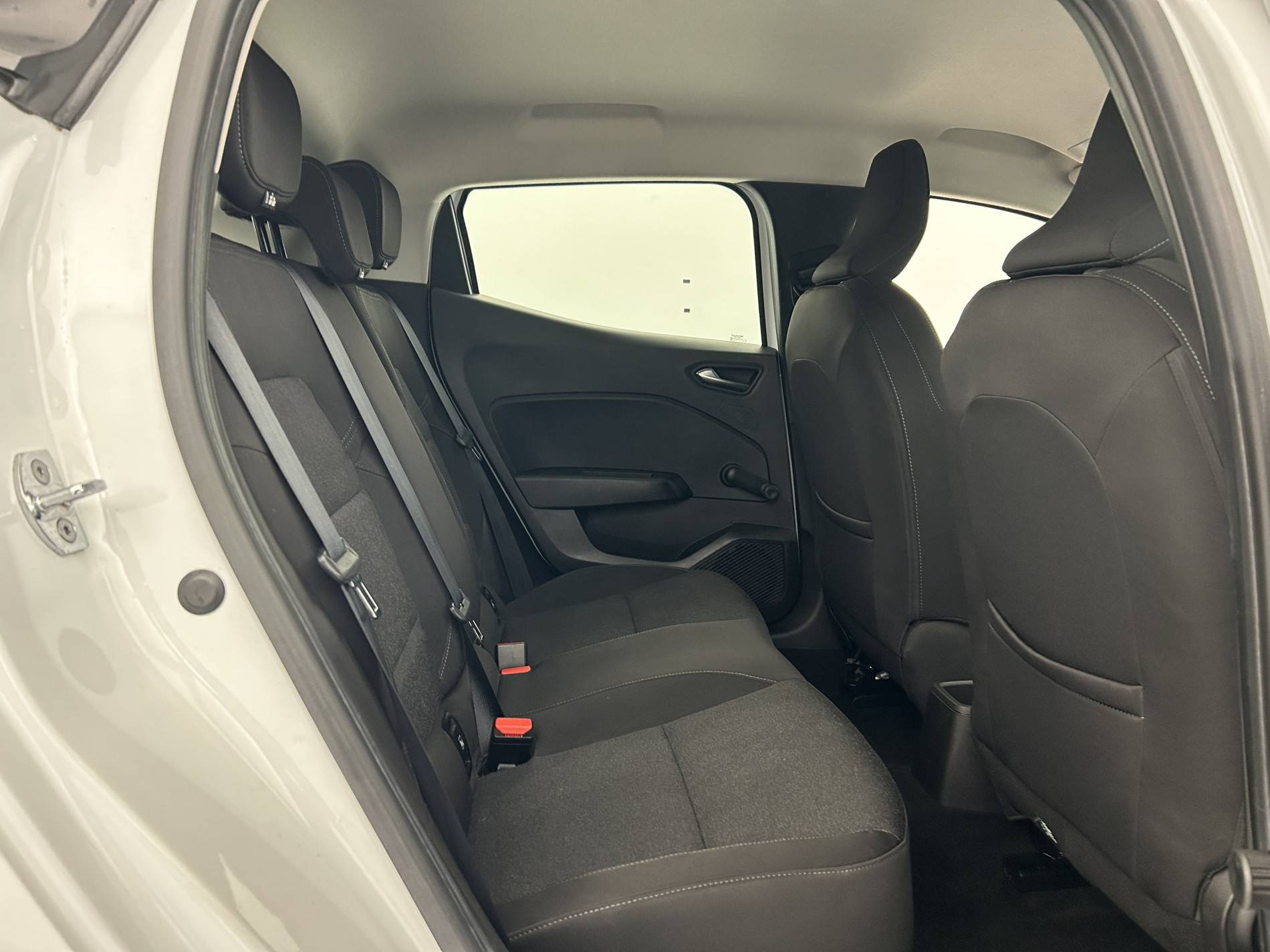 Vente en ligne Renault Clio 5 Clio TCe 90 - 21N au prix de 12 990 €