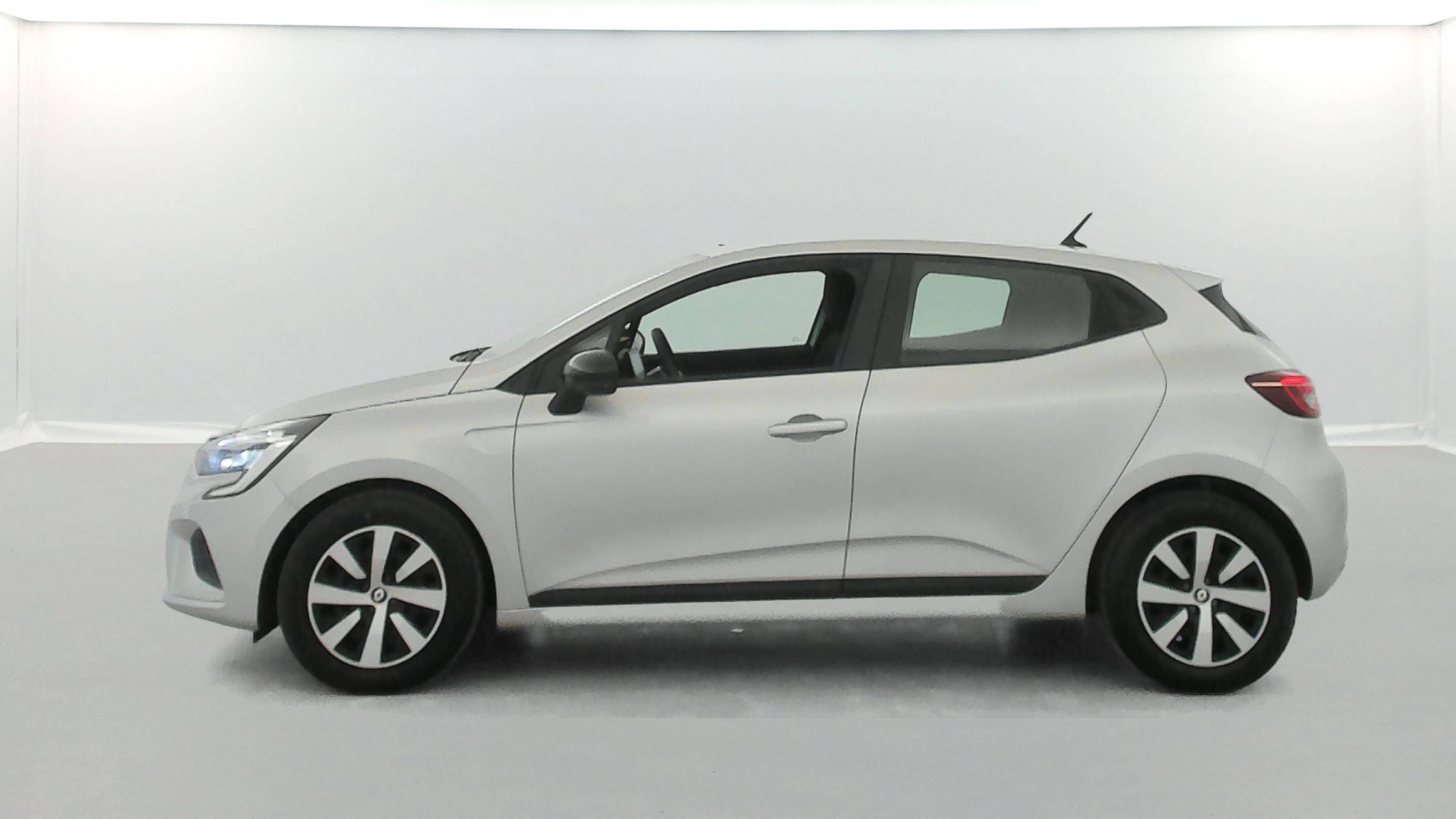 Vente en ligne Renault Clio 5 Clio TCe 90 au prix de 14 990 €