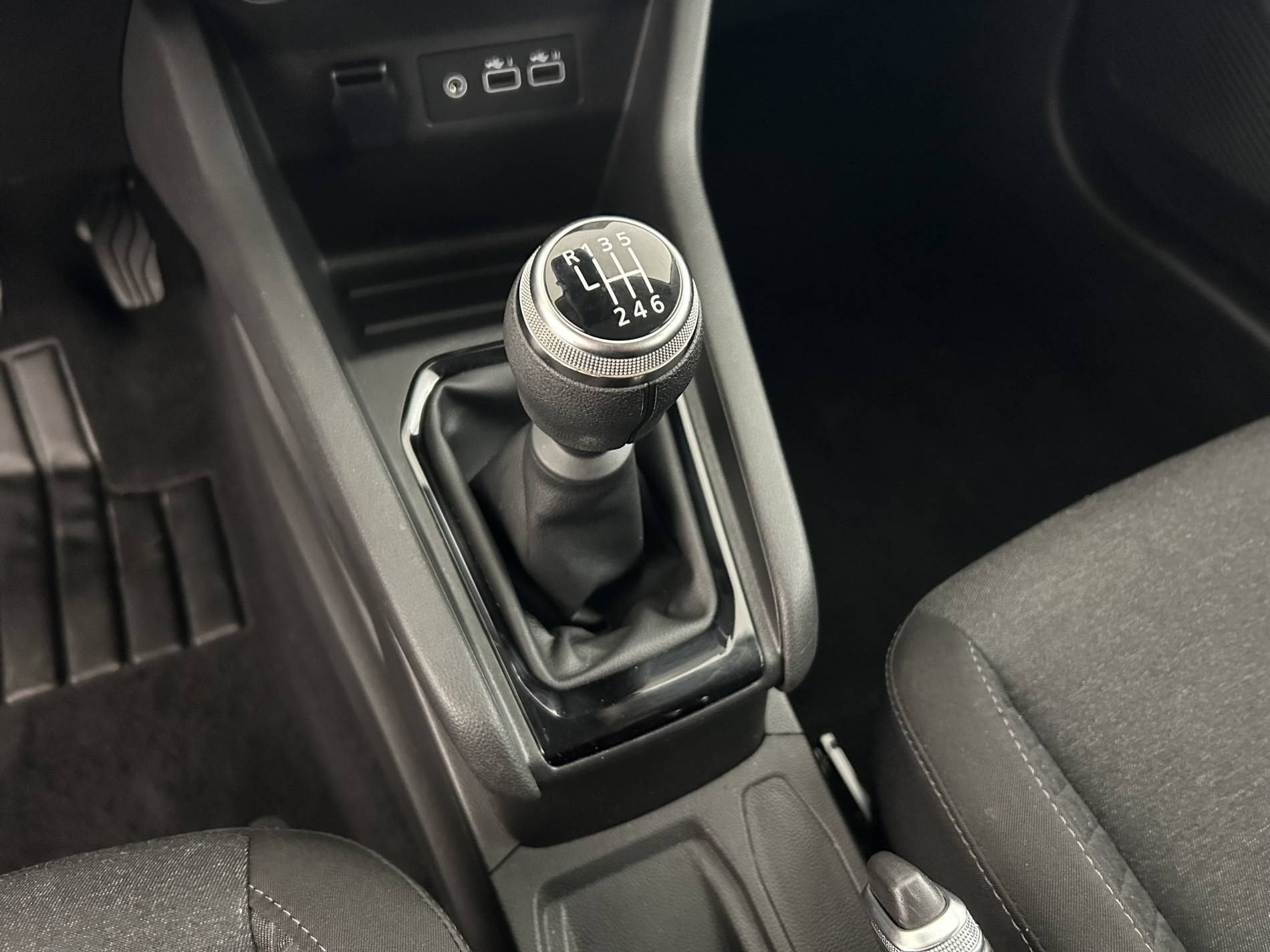 Vente en ligne Renault Clio 5 Clio TCe 90 au prix de 13 990 €