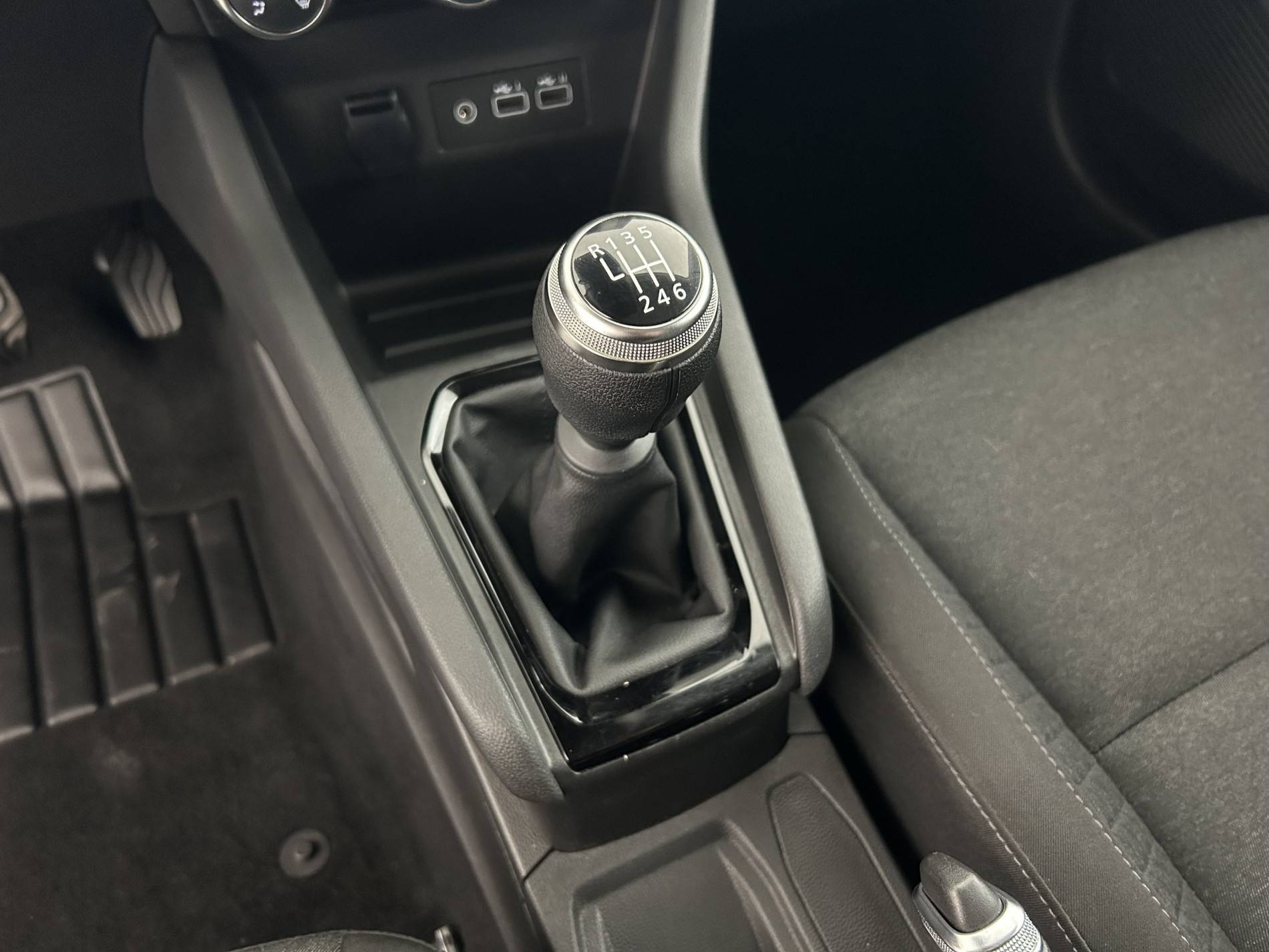 Vente en ligne Renault Clio 5 Clio TCe 90 au prix de 14 990 €