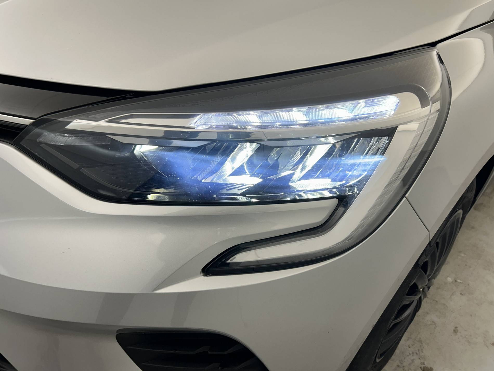 Vente en ligne Renault Clio 5 Clio TCe 90 au prix de 14 990 €