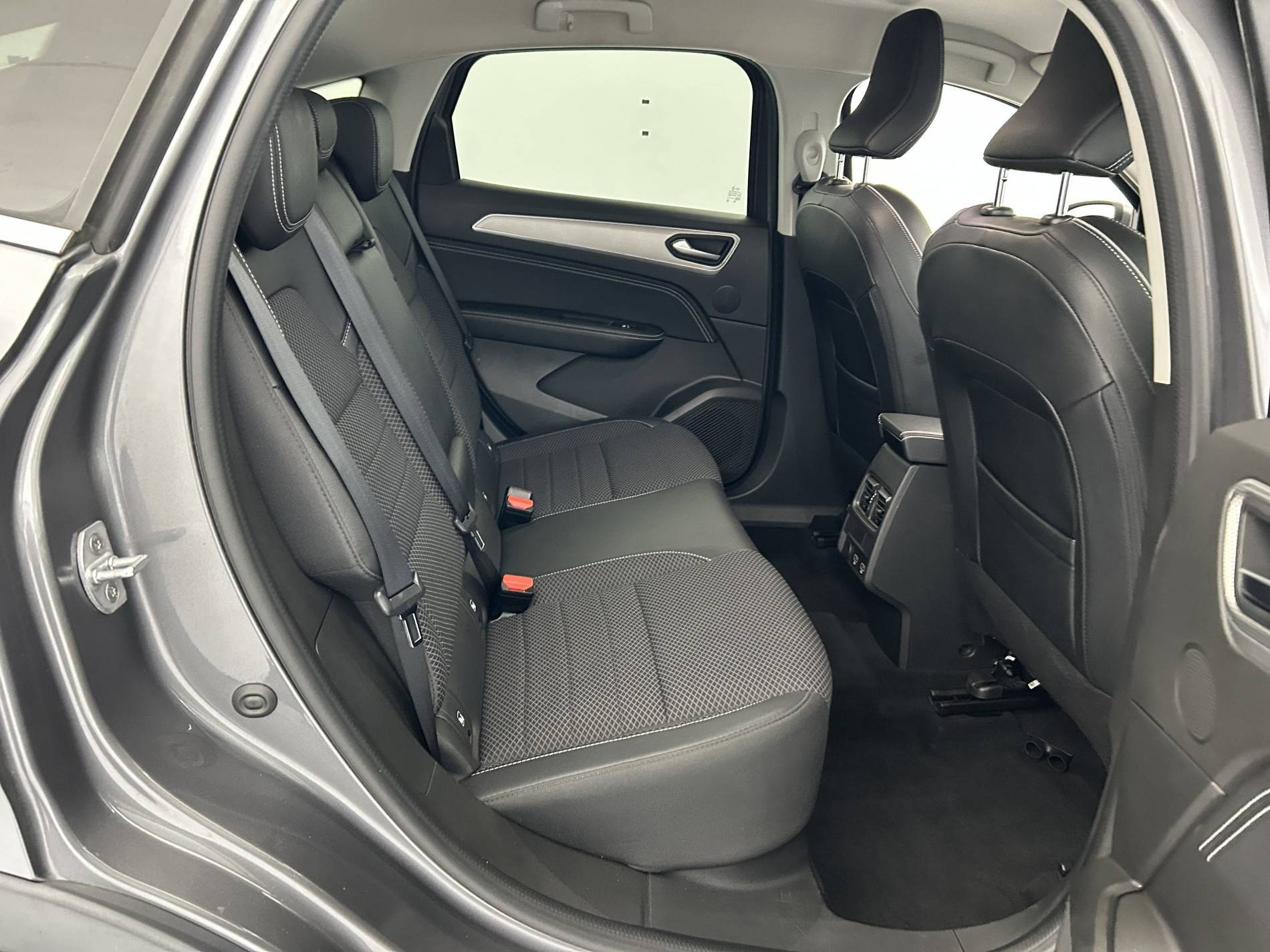 Vente en ligne Renault Arkana  E-Tech hybride 145 - 22 au prix de 21 490 €