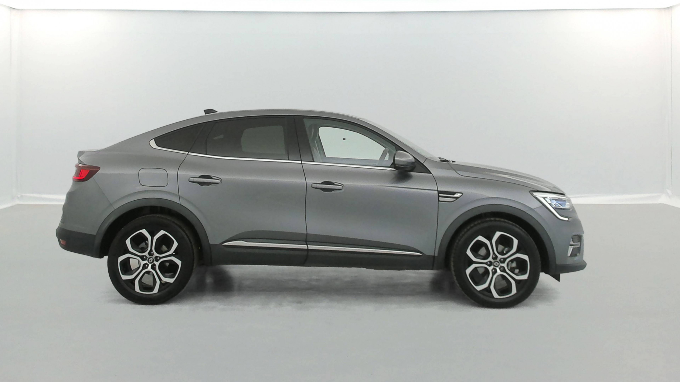 Vente en ligne Renault Arkana  E-Tech hybride 145 - 22 au prix de 21 490 €