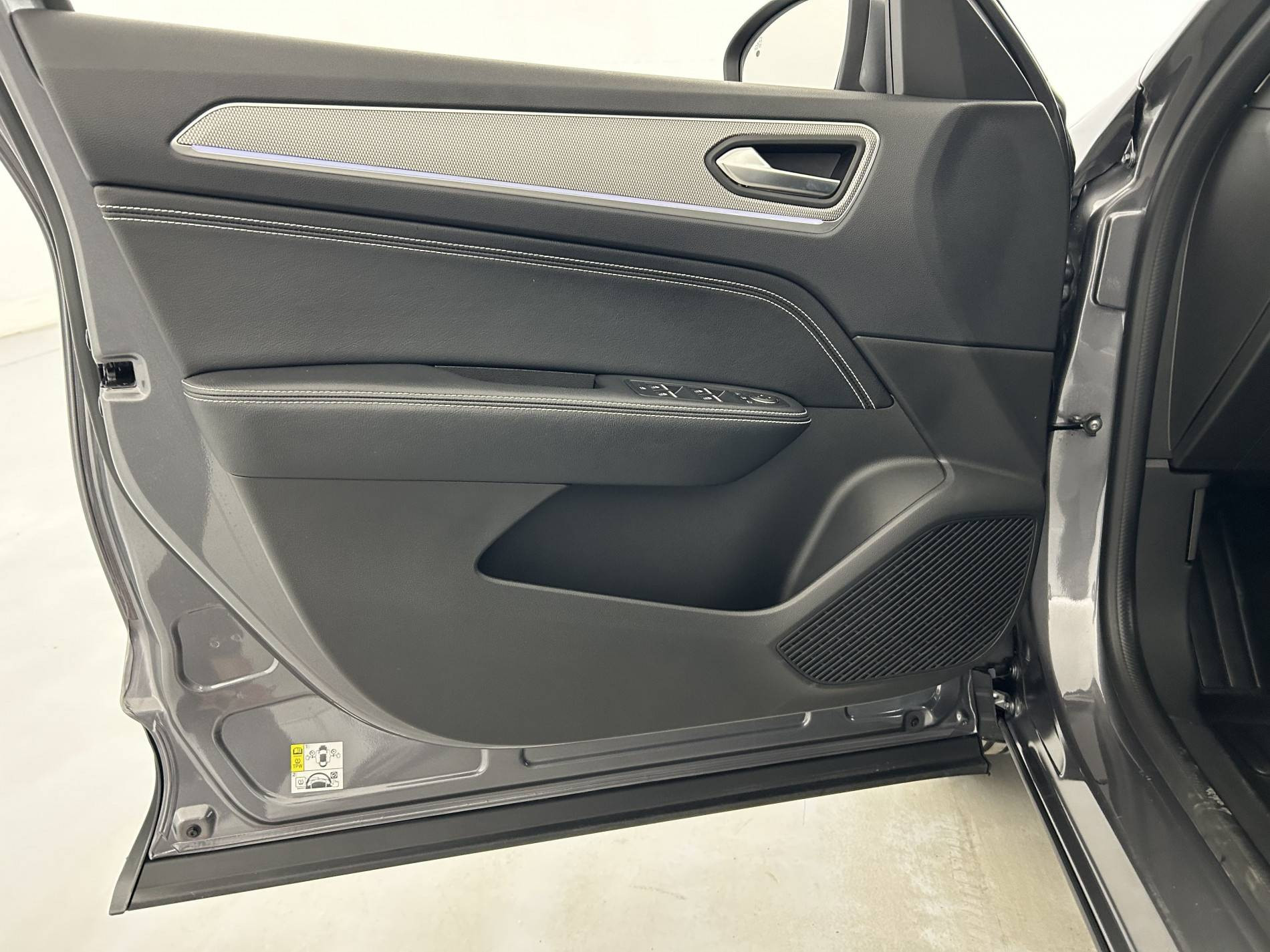 Vente en ligne Renault Arkana  E-Tech hybride 145 - 22 au prix de 21 490 €