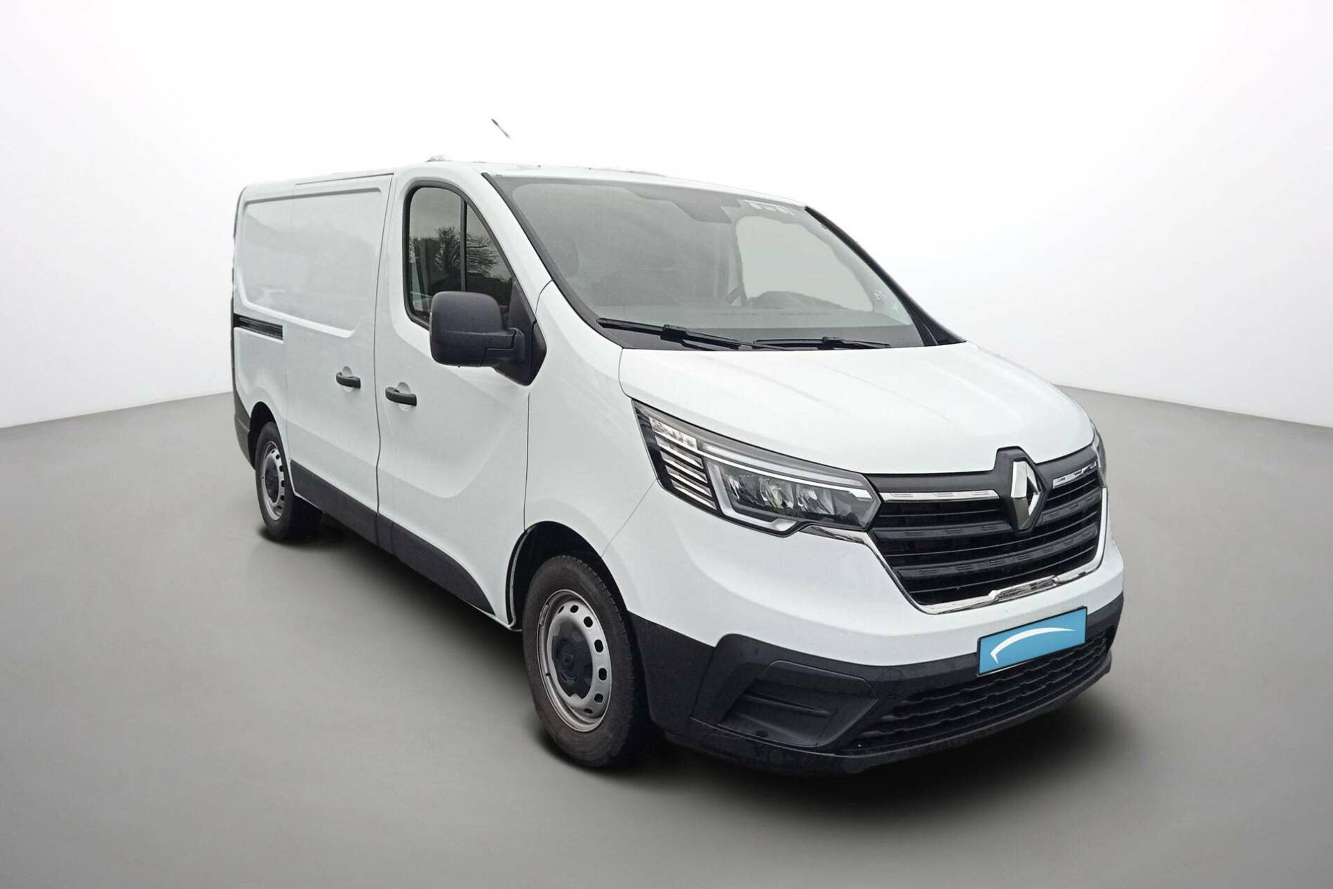 Vente en ligne Renault Trafic 3 Fourgon TRAFIC FGN L1H1 3T BLUE DCI 130 GSR2 au prix de 25 990 €
