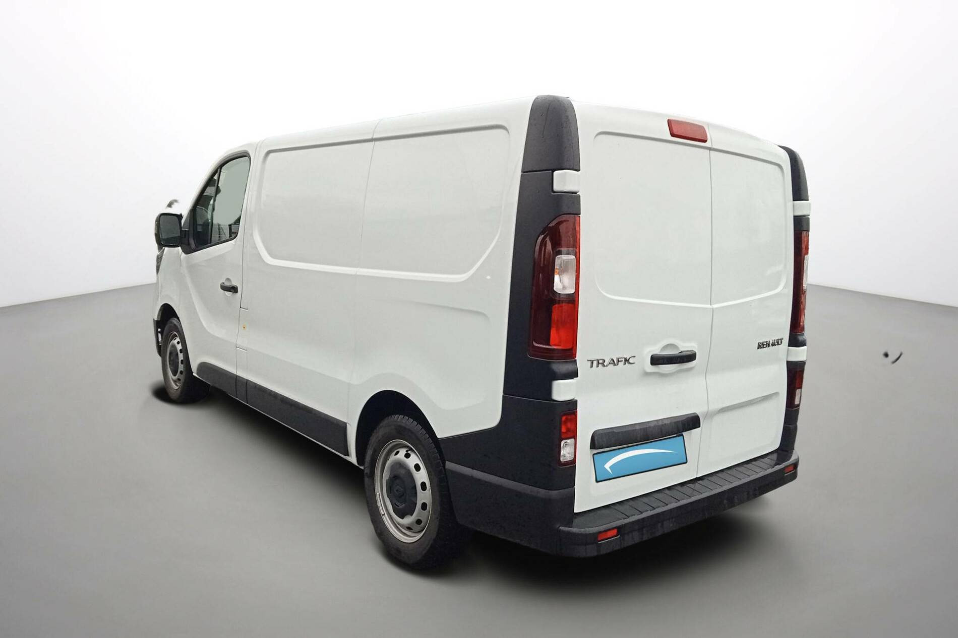 Vente en ligne Renault Trafic 3 Fourgon TRAFIC FGN L1H1 3T BLUE DCI 130 GSR2 au prix de 25 990 €