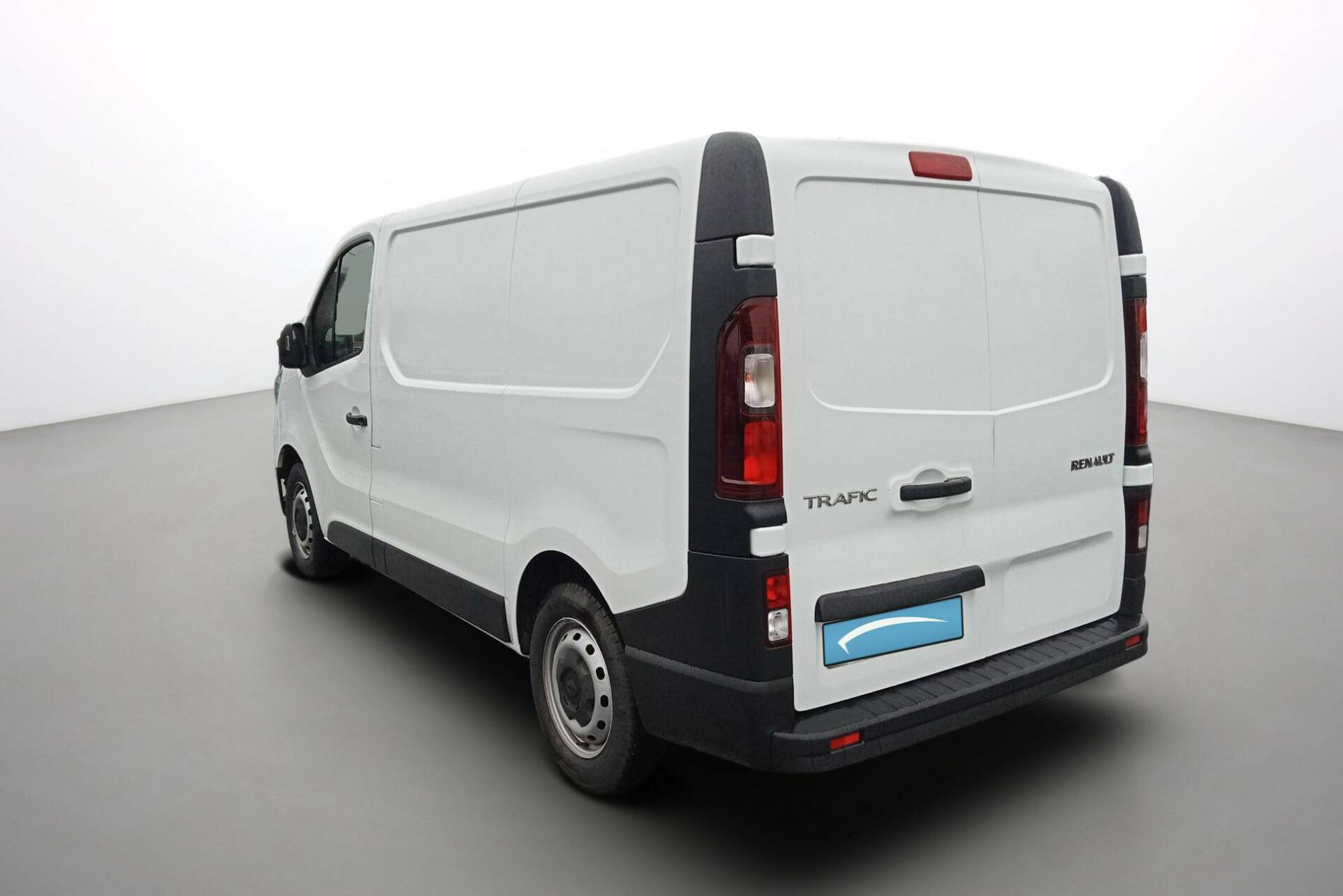 Vente en ligne Renault Trafic 3 Fourgon TRAFIC FGN L1H1 3T BLUE DCI 130 GSR2 au prix de 25 990 €
