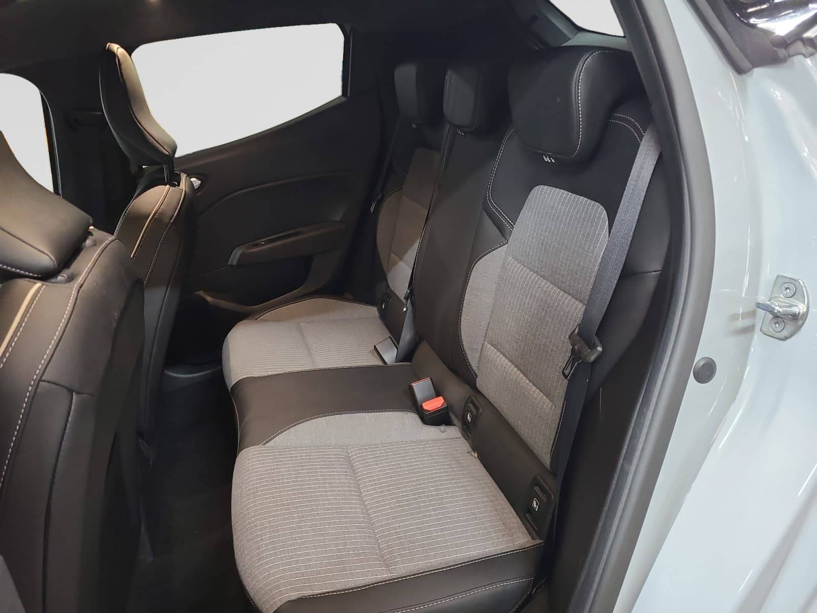 Vente en ligne Renault Clio 5 Clio Eco-G 100 ch GSR2 au prix de 17 490 €