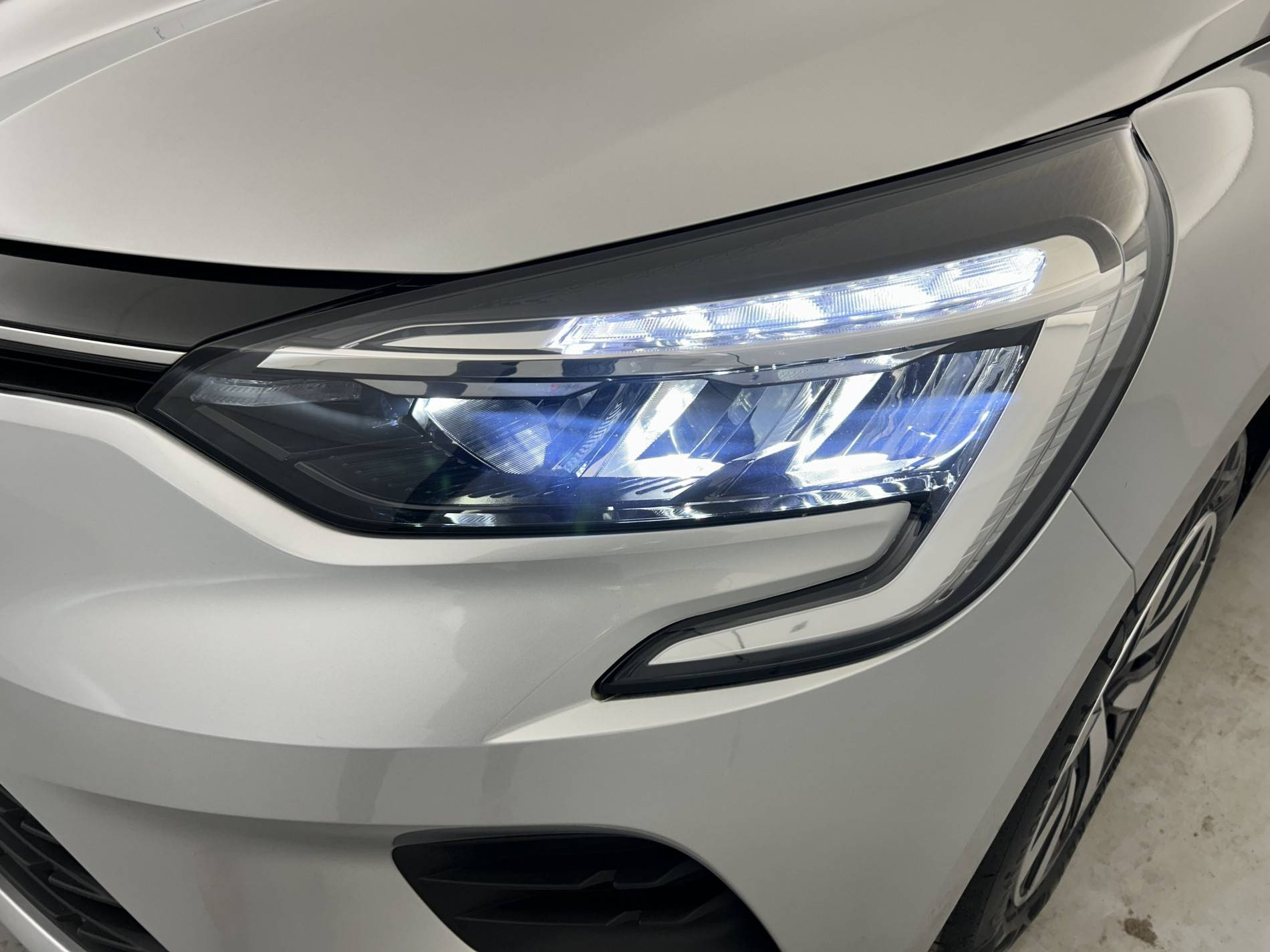 Vente en ligne Renault Clio 5 Clio TCe 90 au prix de 14 990 €