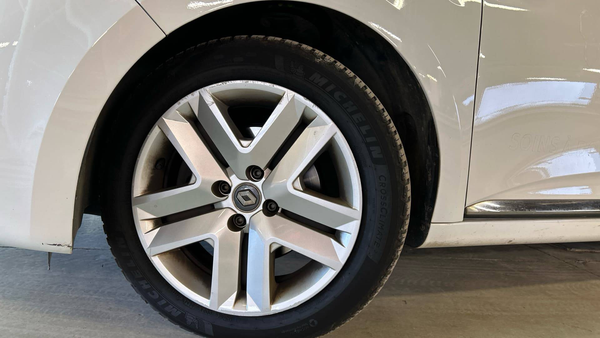 Vente en ligne Renault Clio 5 Clio Blue dCi 85 au prix de 12 990 €