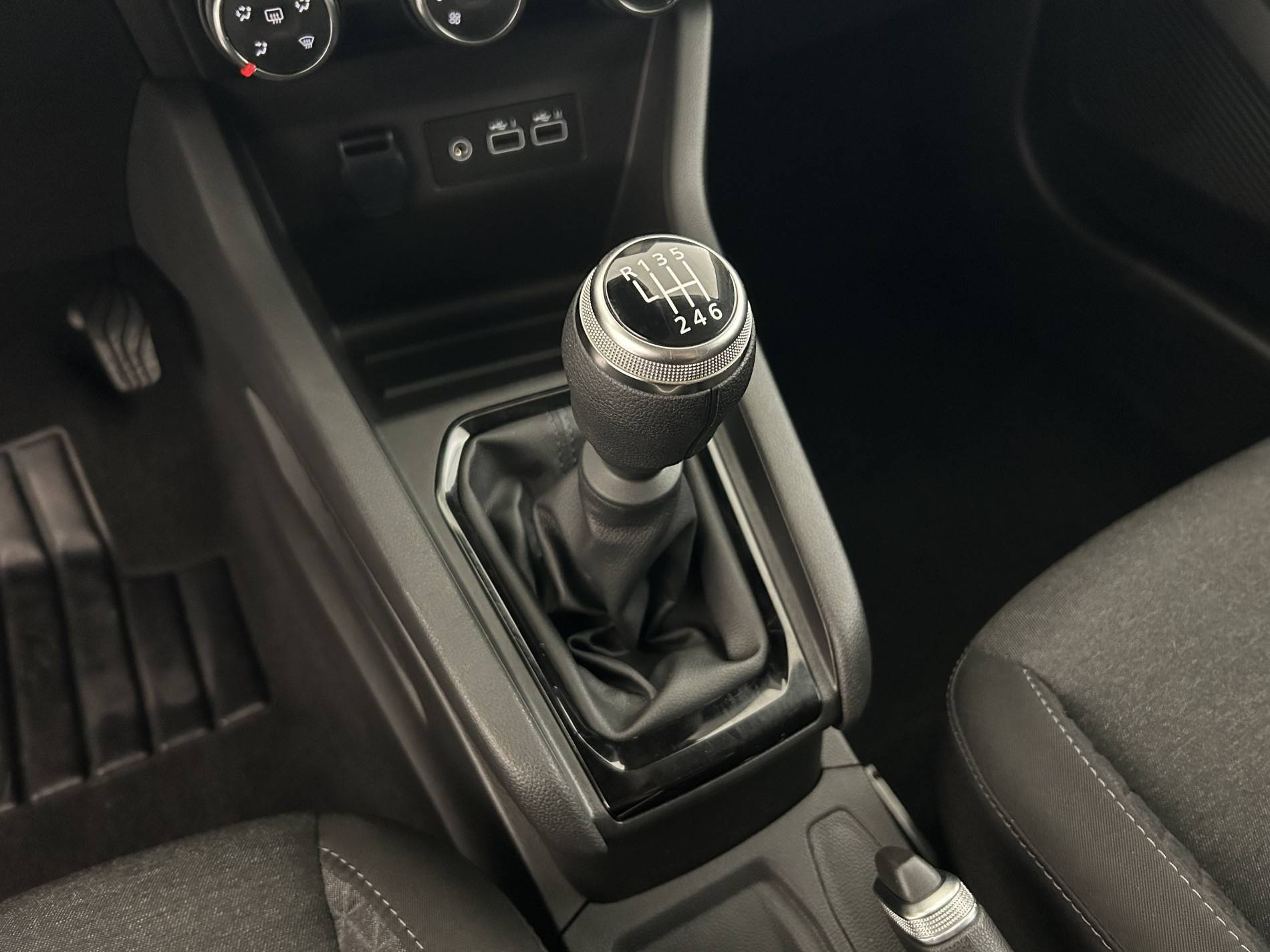 Vente en ligne Renault Clio 5 Clio TCe 90 au prix de 14 990 €