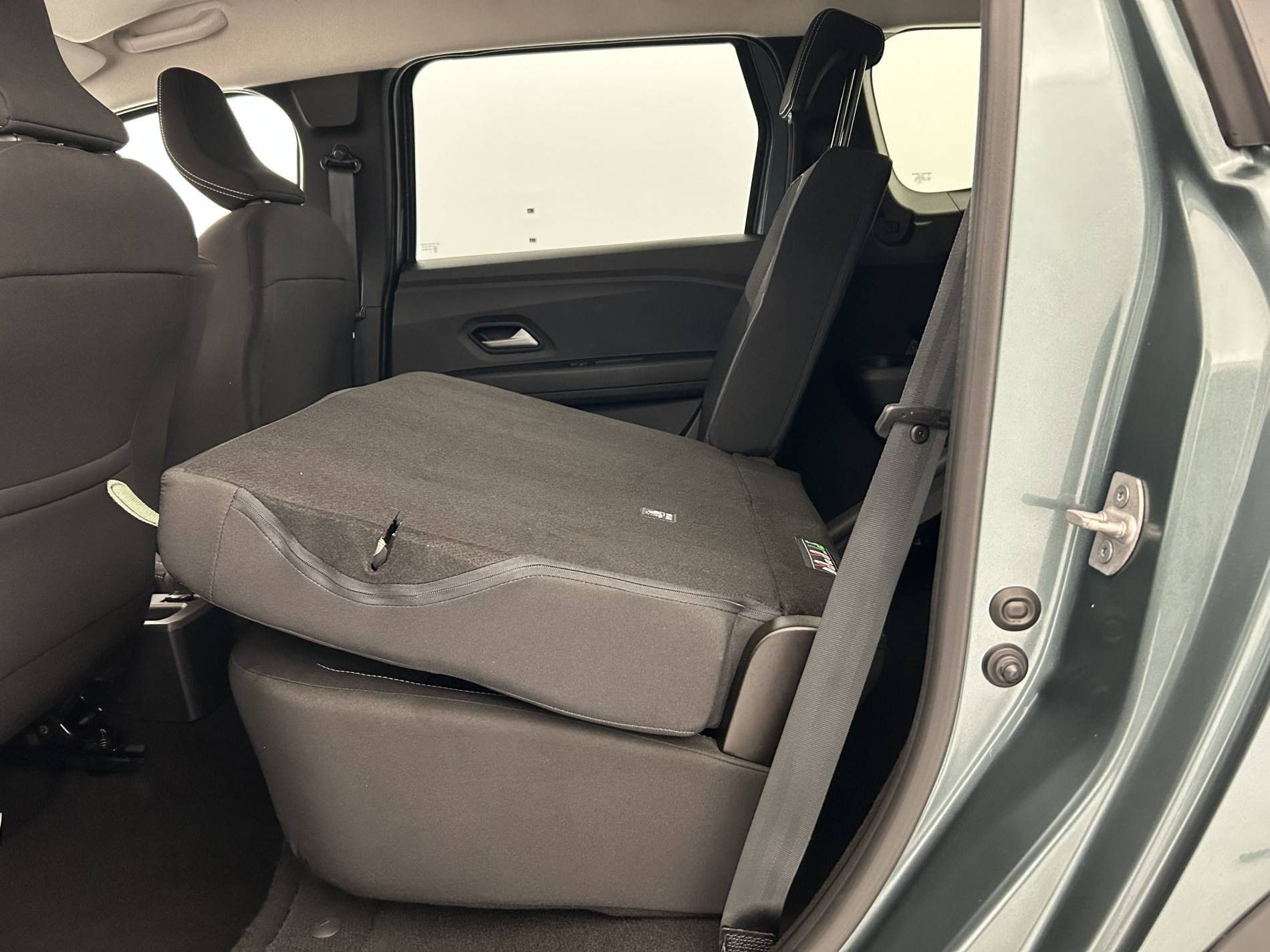 Vente en ligne Dacia Jogger  ECO-G 100 7 places GSR2 au prix de 19 990 €