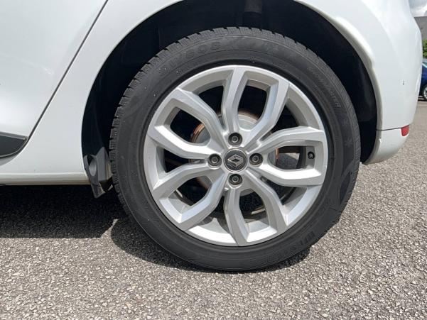 Vente en ligne Renault Clio 4 Clio TCe 90 E6C au prix de 12 490 €