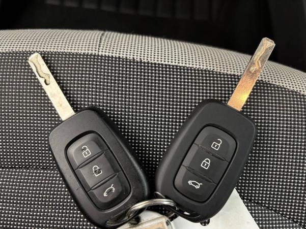 Vente en ligne Renault Twingo 3  SCe 75 - 20 au prix de 9 990 €