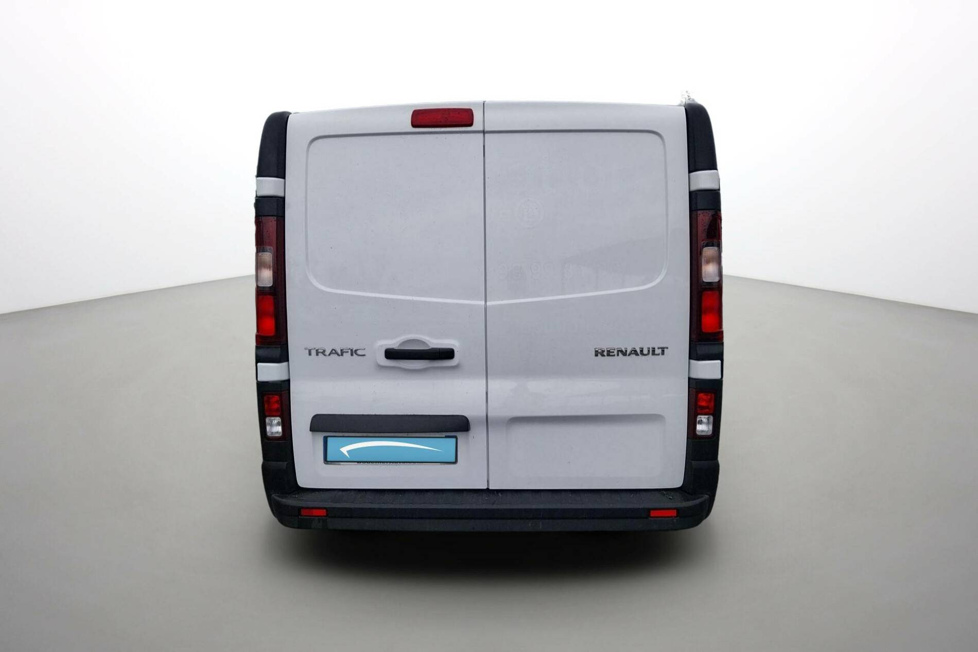 Vente en ligne Renault Trafic 3 Fourgon TRAFIC FG BLUE DCI 130 L1H1 3T GSR2 au prix de 25 990 €