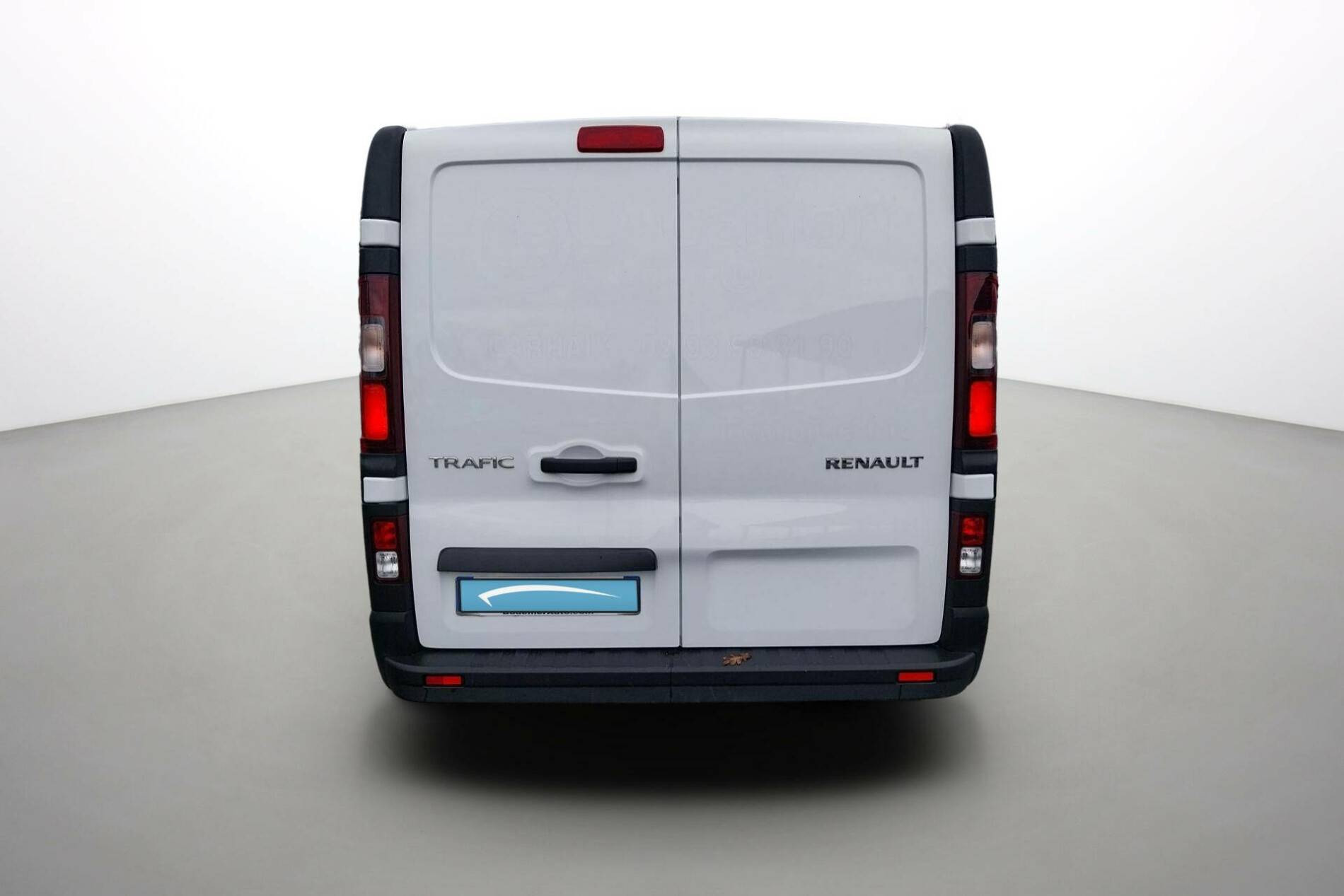 Vente en ligne Renault Trafic 3 Fourgon TRAFIC FGN L1H1 3T BLUE DCI 130 GSR2 au prix de 25 990 €