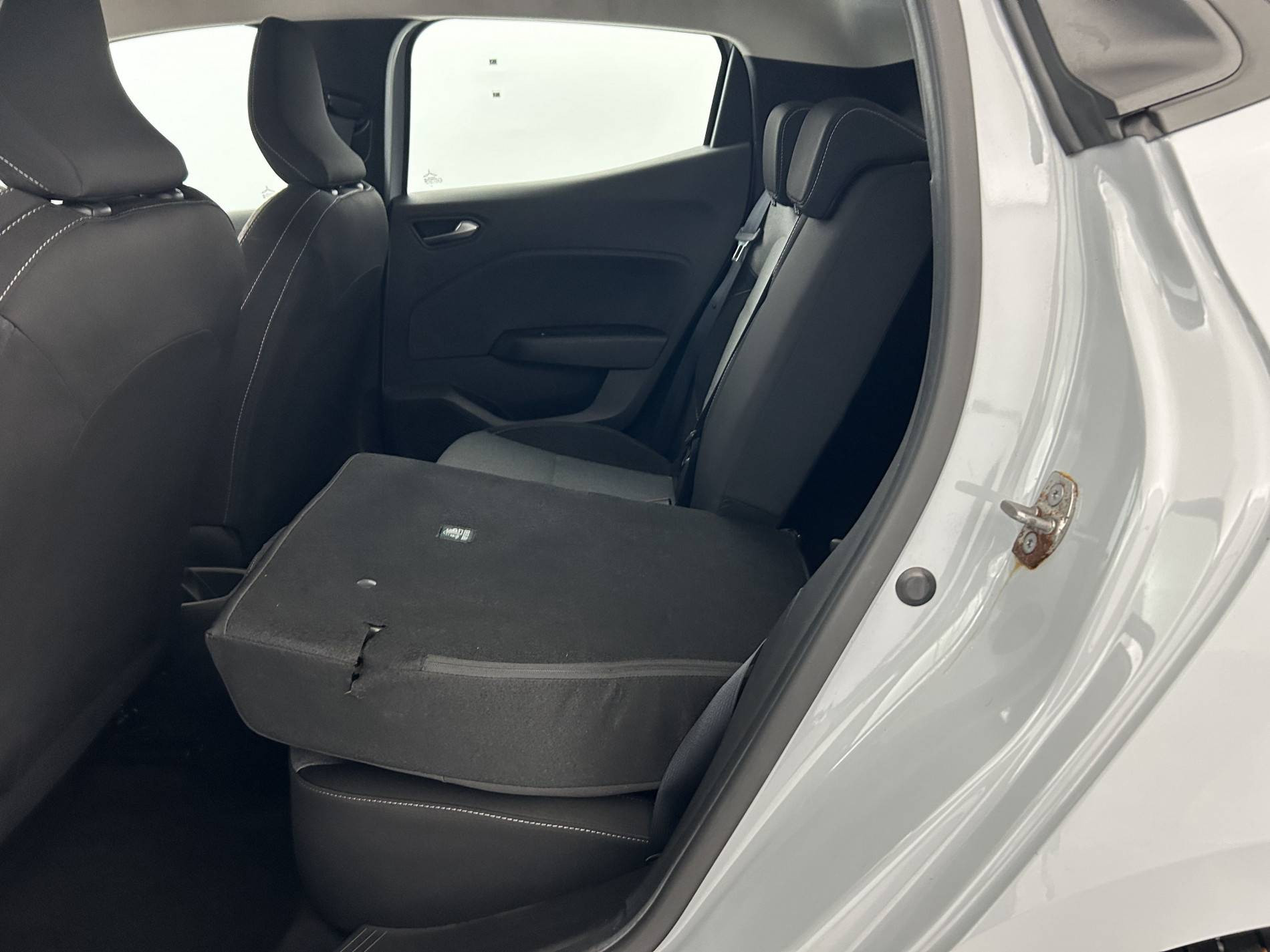 Vente en ligne Renault Clio 5 Clio TCe 90 au prix de 14 990 €