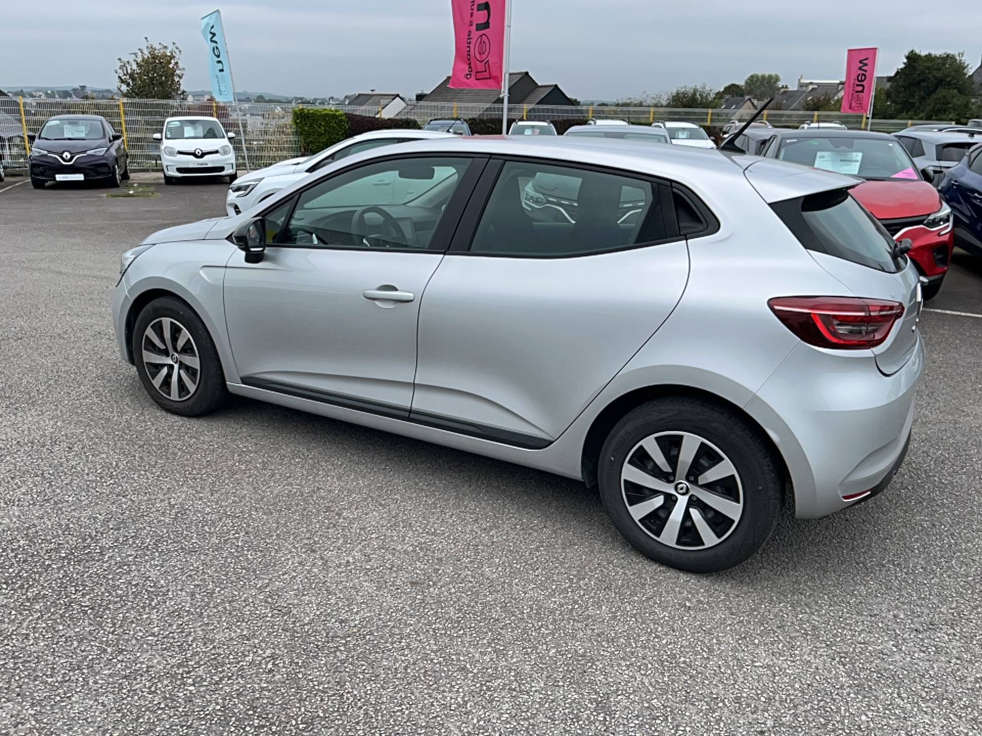 Vente en ligne Renault Clio 5 Clio TCe 90 au prix de 14 490 €