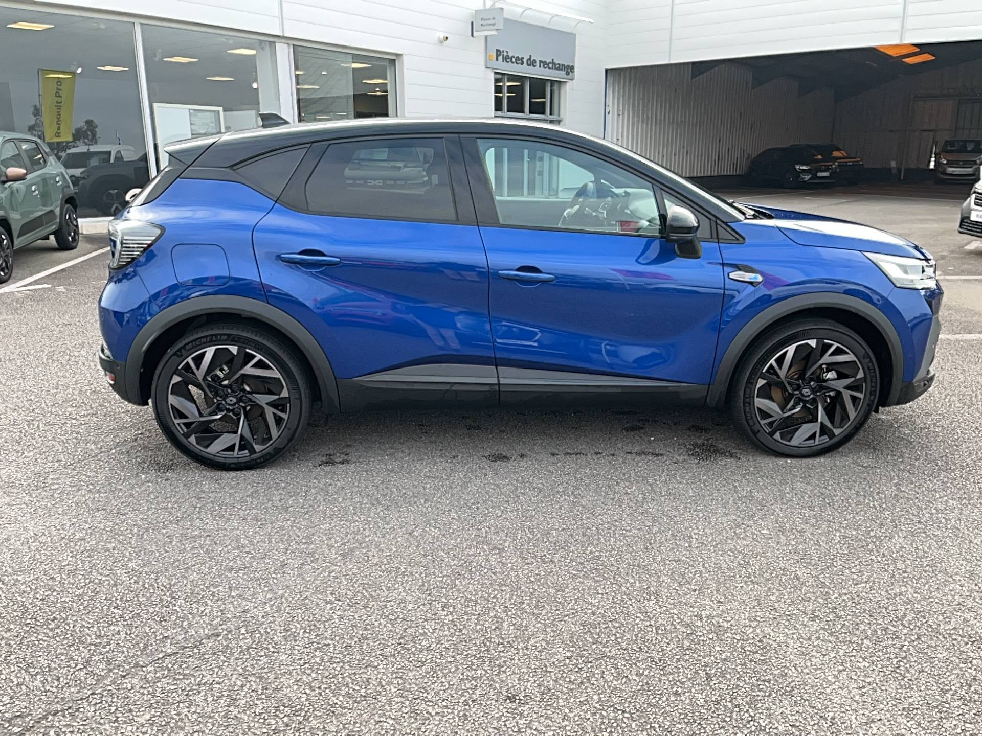 Vente en ligne Renault Captur  E-Tech full hybrid 145 ch au prix de 26 990 €