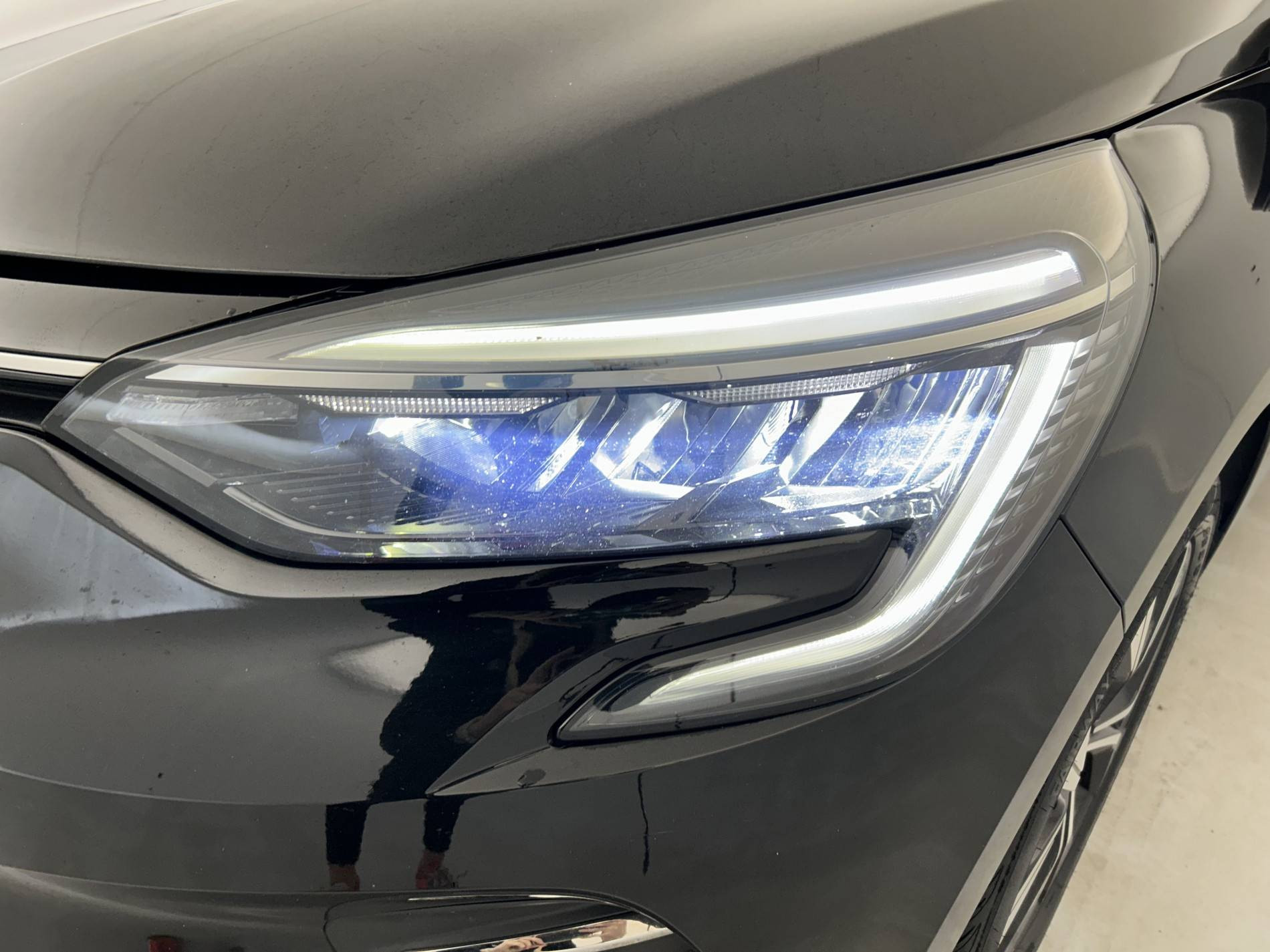 Vente en ligne Renault Clio 5 Clio E-Tech 140 au prix de 16 790 €