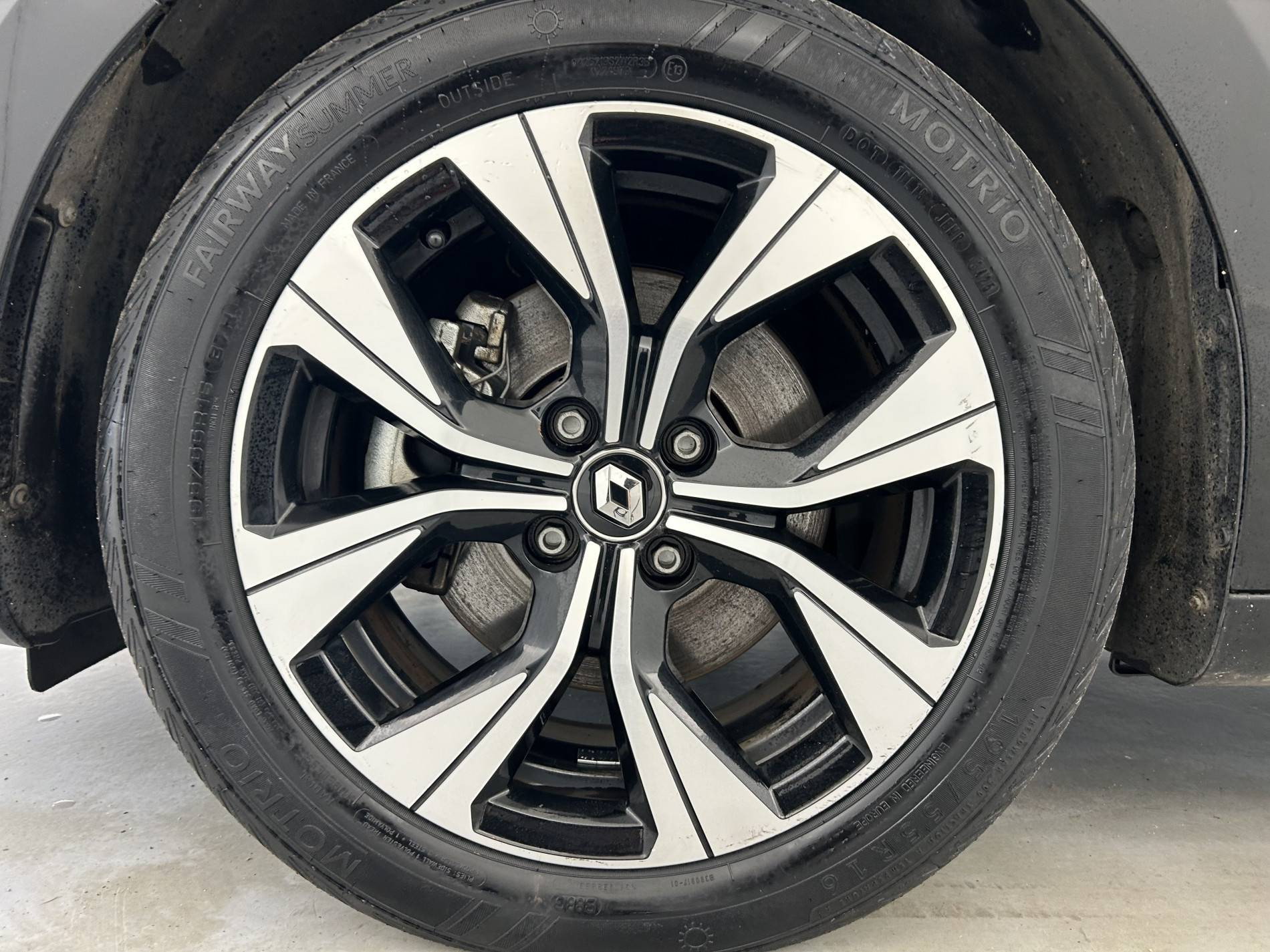 Vente en ligne Renault Clio 5 Clio E-Tech 140 au prix de 16 790 €