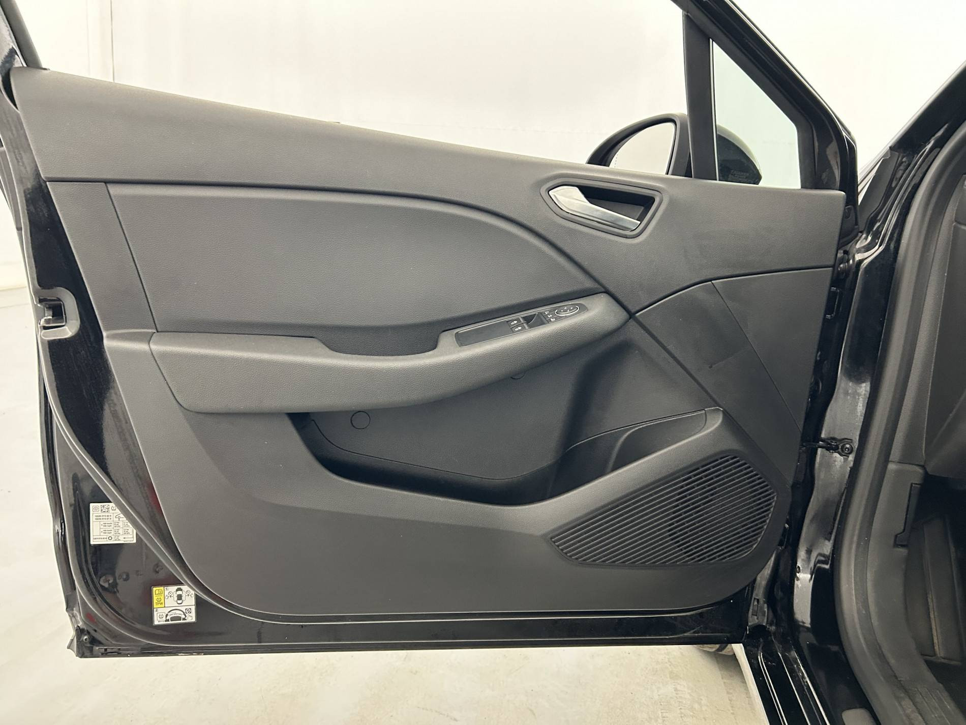 Vente en ligne Renault Clio 5 Clio E-Tech 140 au prix de 16 790 €