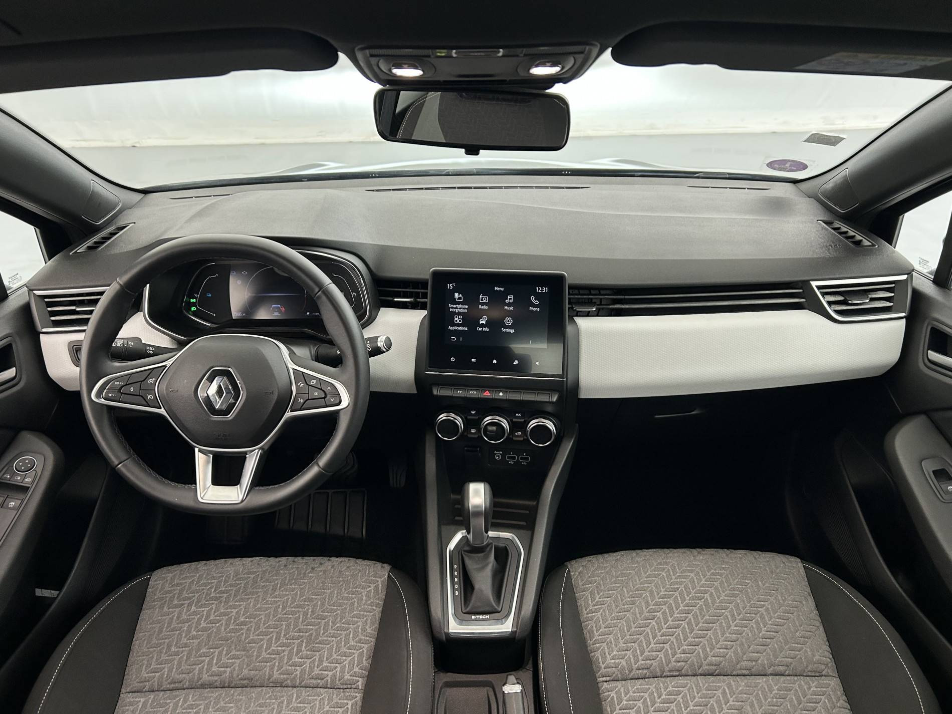 Vente en ligne Renault Clio 5 Clio E-Tech 140 au prix de 16 790 €