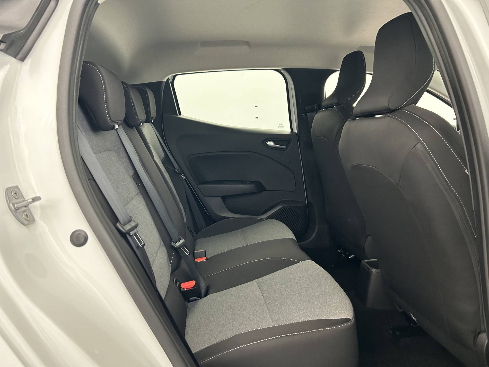 Vente en ligne Renault Clio 5 Clio Blue dCi 100 ch GSR2 au prix de 18 990 €