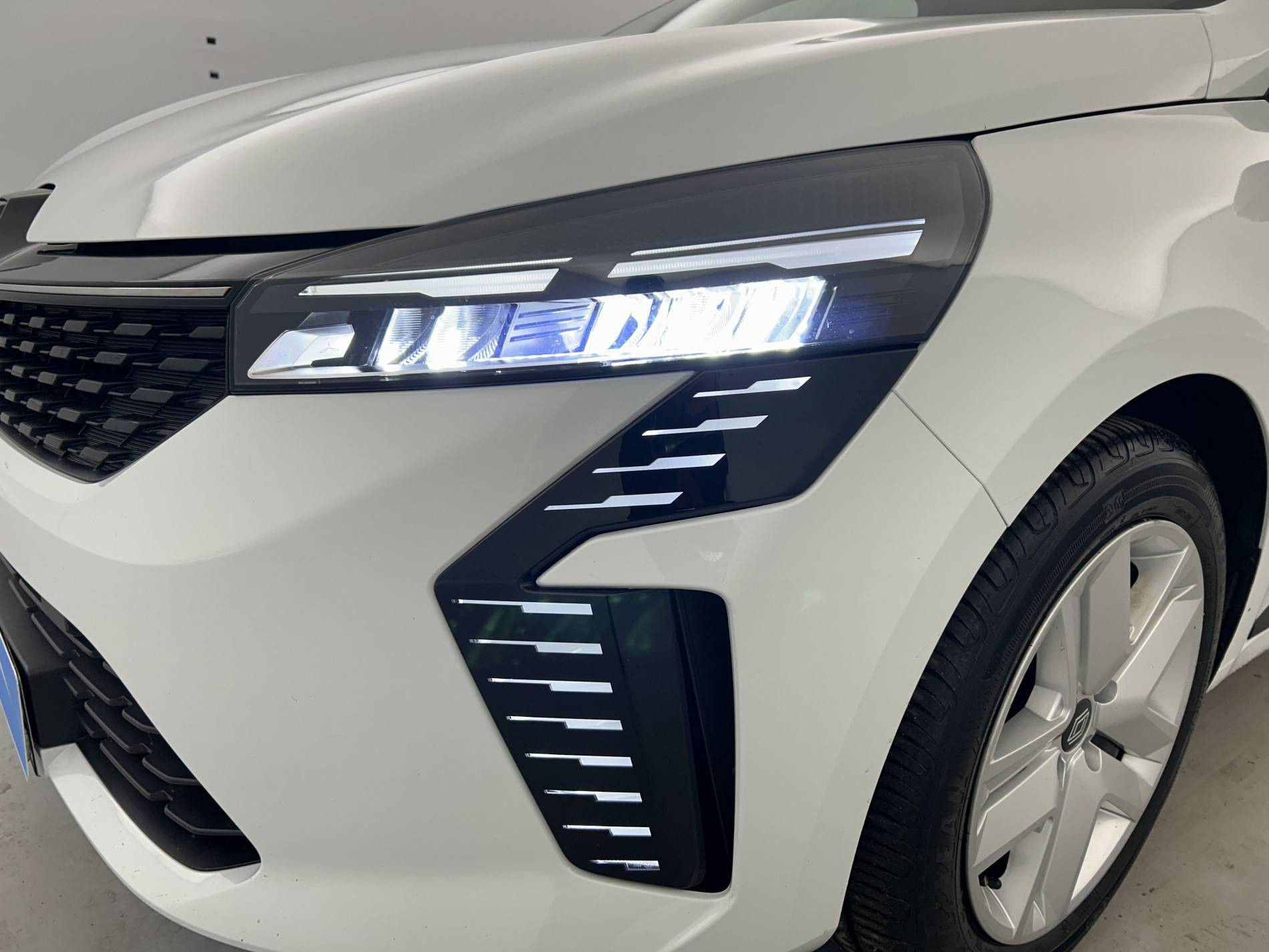 Vente en ligne Renault Clio 5 Clio Blue dCi 100 ch GSR2 au prix de 18 990 €