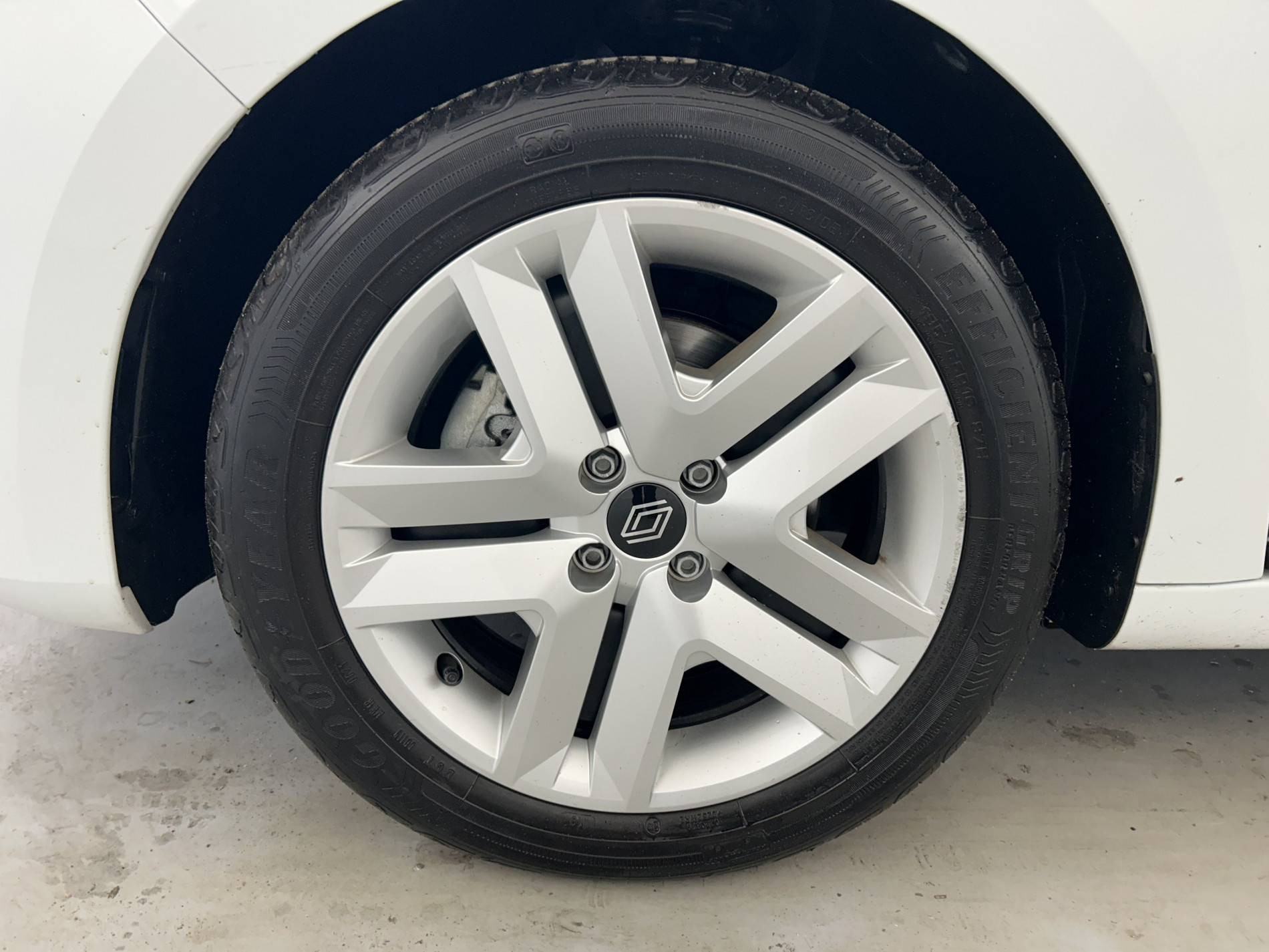 Vente en ligne Renault Clio 5 Clio Blue dCi 100 ch GSR2 au prix de 18 990 €