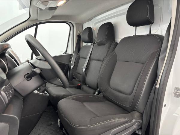Vente en ligne Renault Trafic 3 Fourgon TRAFIC FGN L1H1 1000 KG DCI 120 au prix de 21 270 €