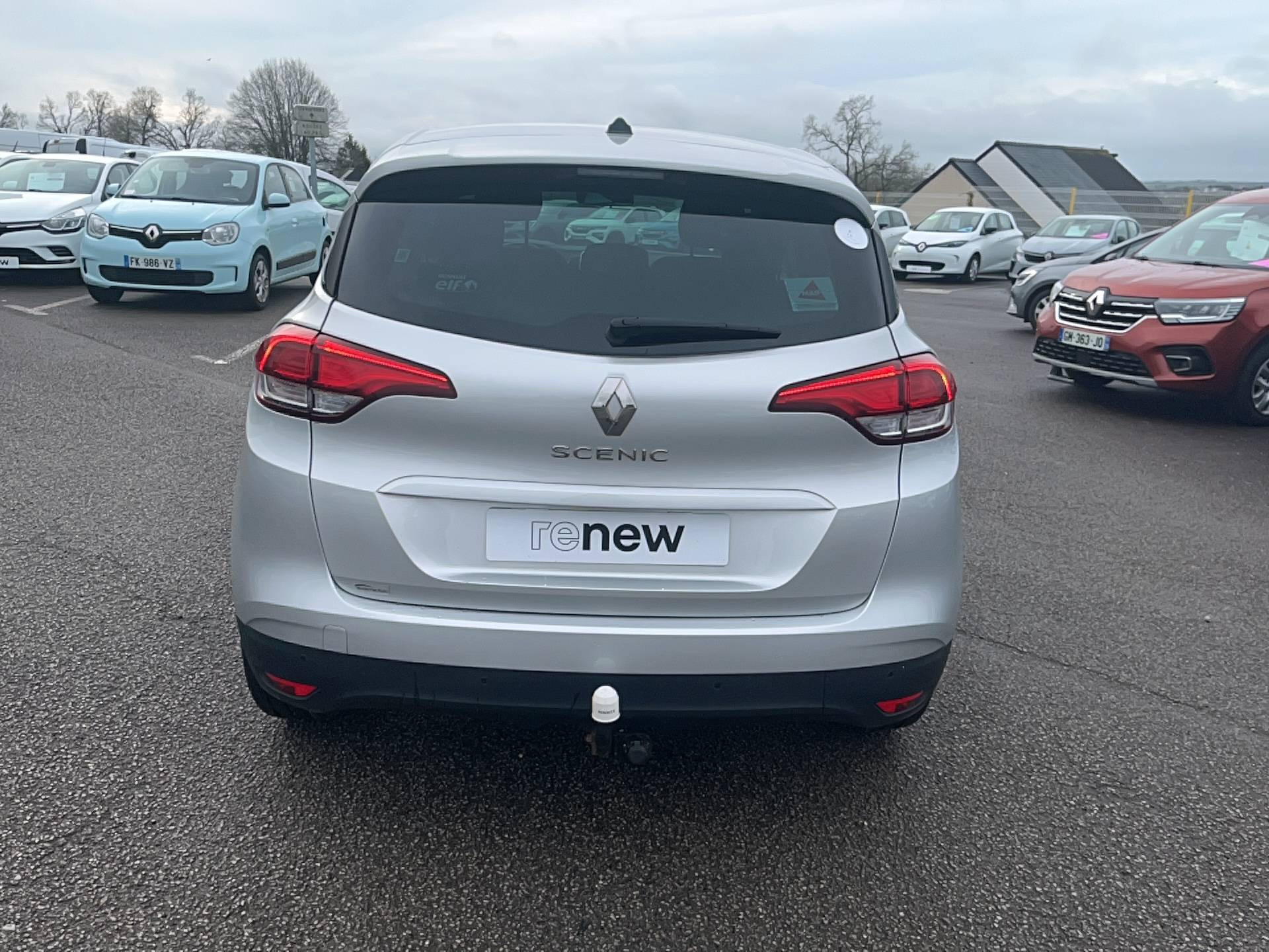 Vente en ligne Renault Scenic 4 Scenic Blue dCi 120 au prix de 15 990 €