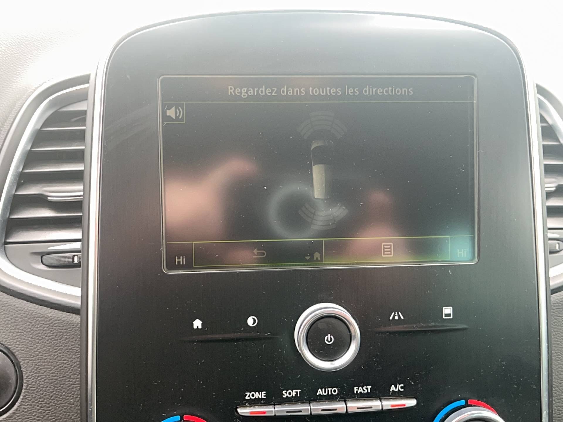 Vente en ligne Renault Scenic 4 Scenic Blue dCi 120 au prix de 15 990 €