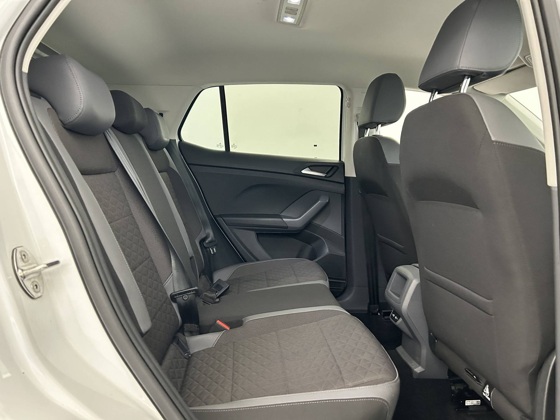 Vente en ligne Volkswagen T-Cross  1.0 TSI 110 Start/Stop BVM6 au prix de 17 990 €