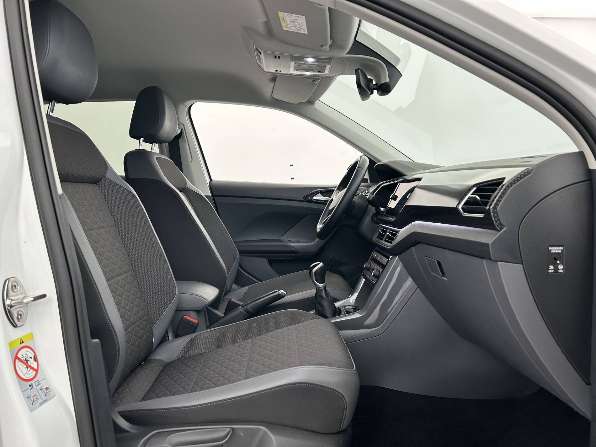 Vente en ligne Volkswagen T-Cross  1.0 TSI 110 Start/Stop BVM6 au prix de 17 990 €