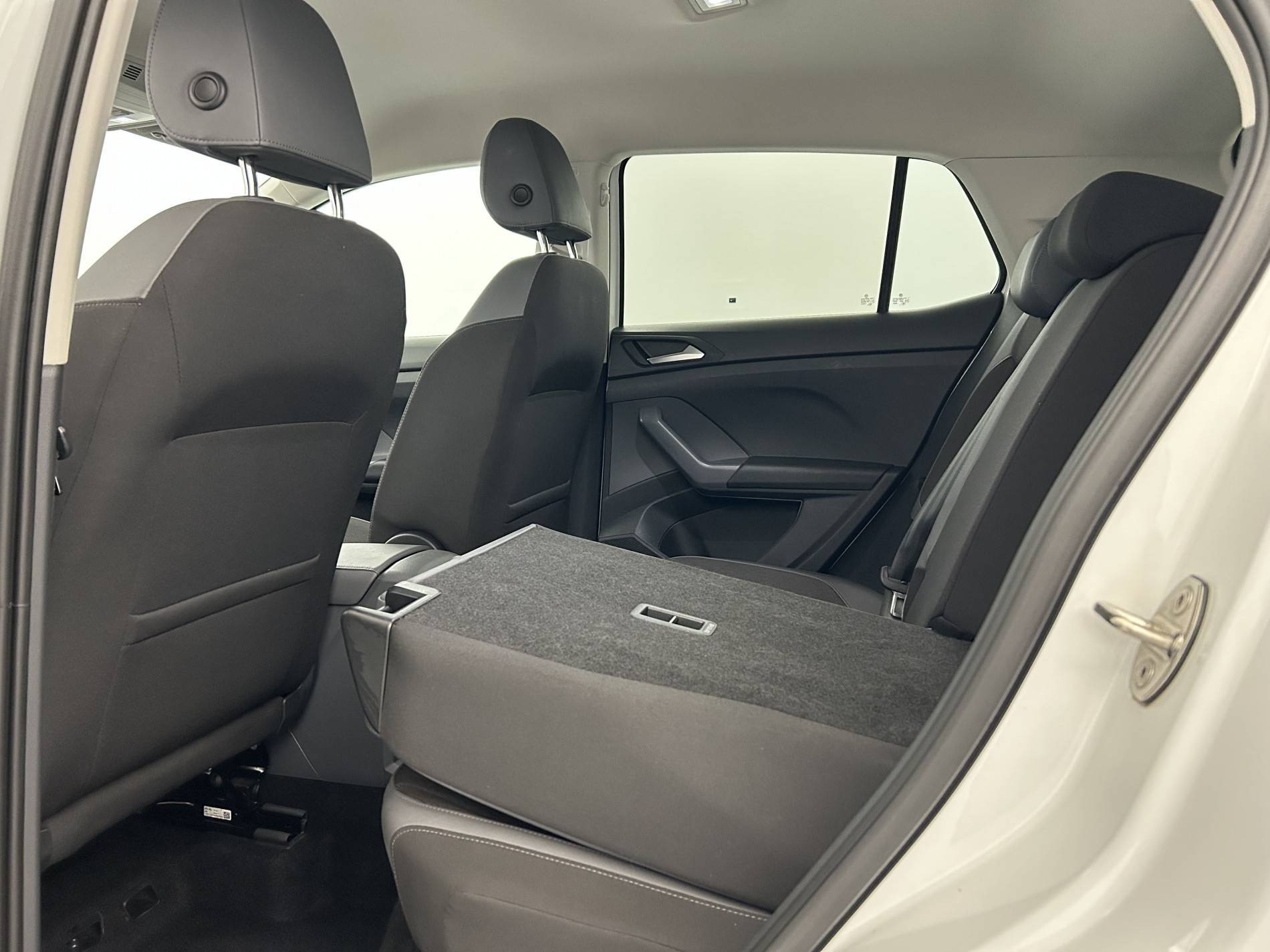 Vente en ligne Volkswagen T-Cross  1.0 TSI 110 Start/Stop BVM6 au prix de 17 990 €