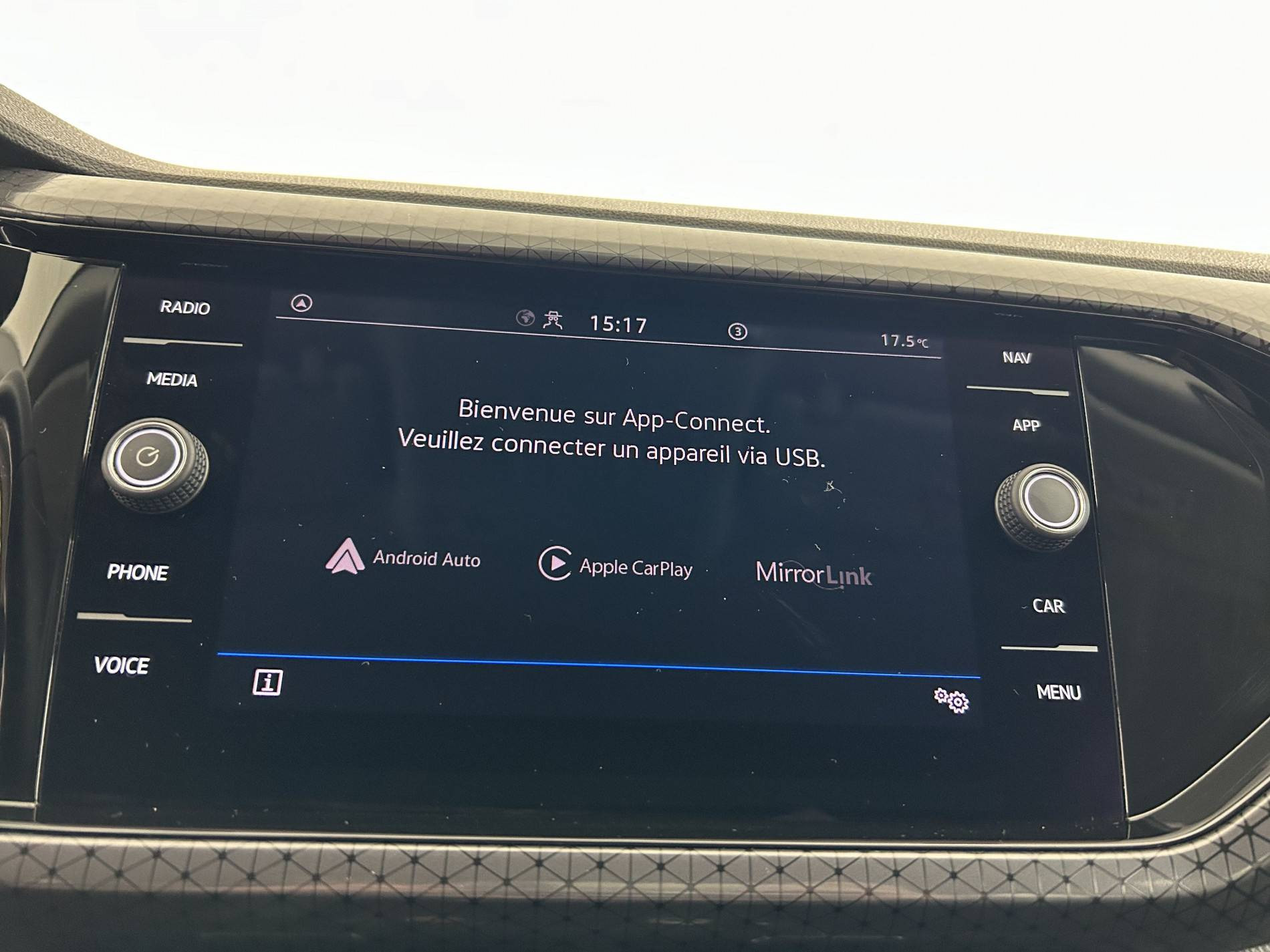 Vente en ligne Volkswagen T-Cross  1.0 TSI 110 Start/Stop BVM6 au prix de 17 990 €